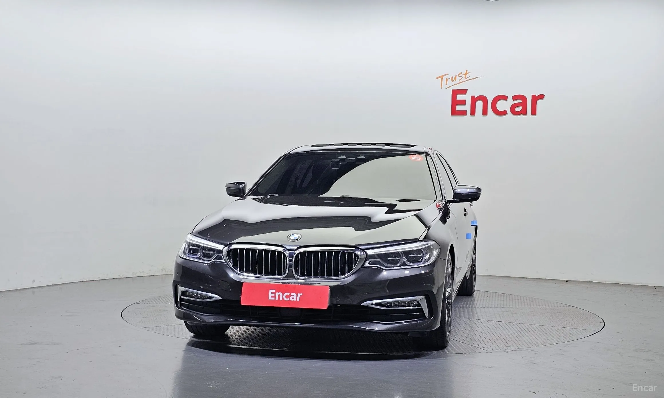 BMW 5 Series (G30) превью 2