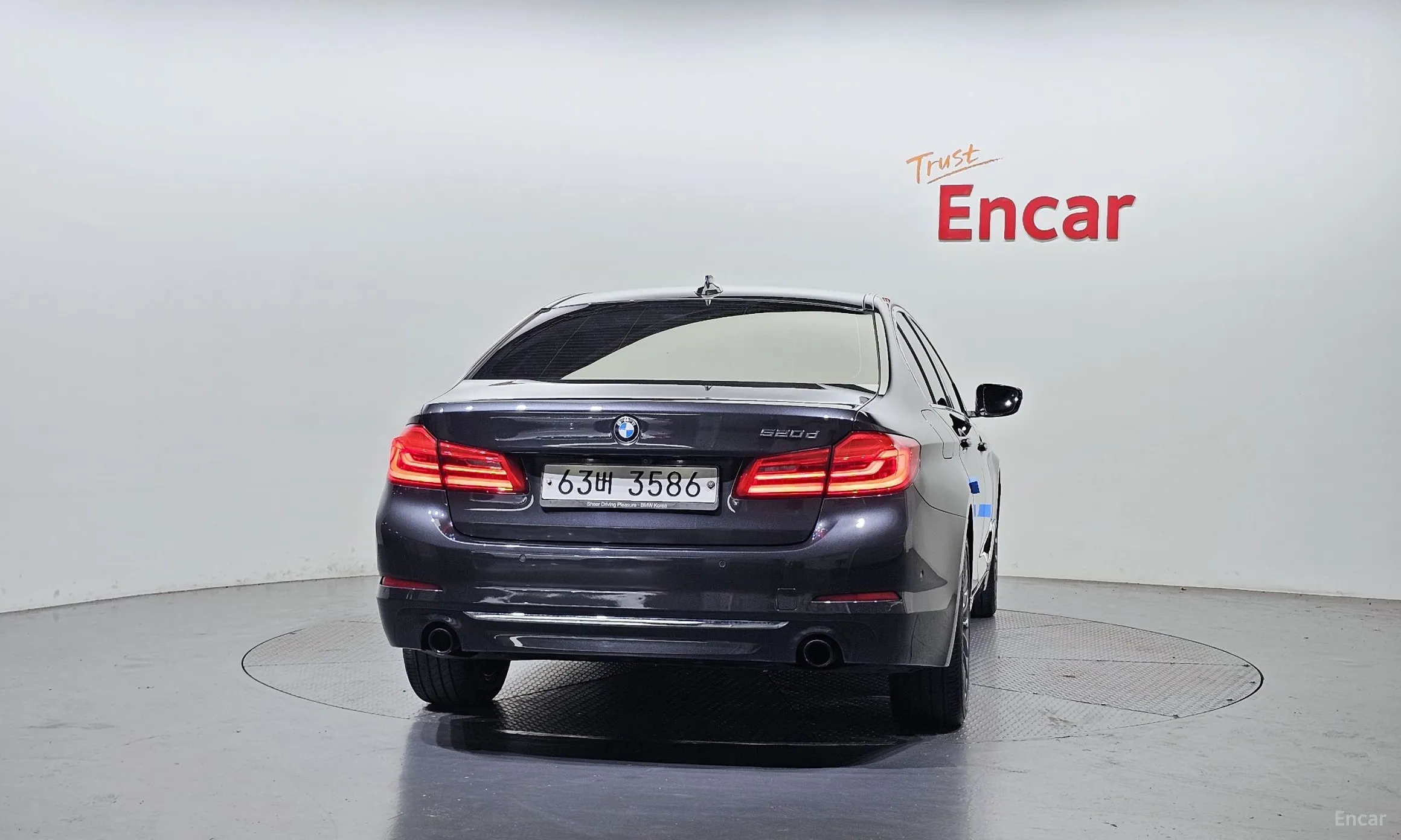 BMW 5 Series (G30) превью 3