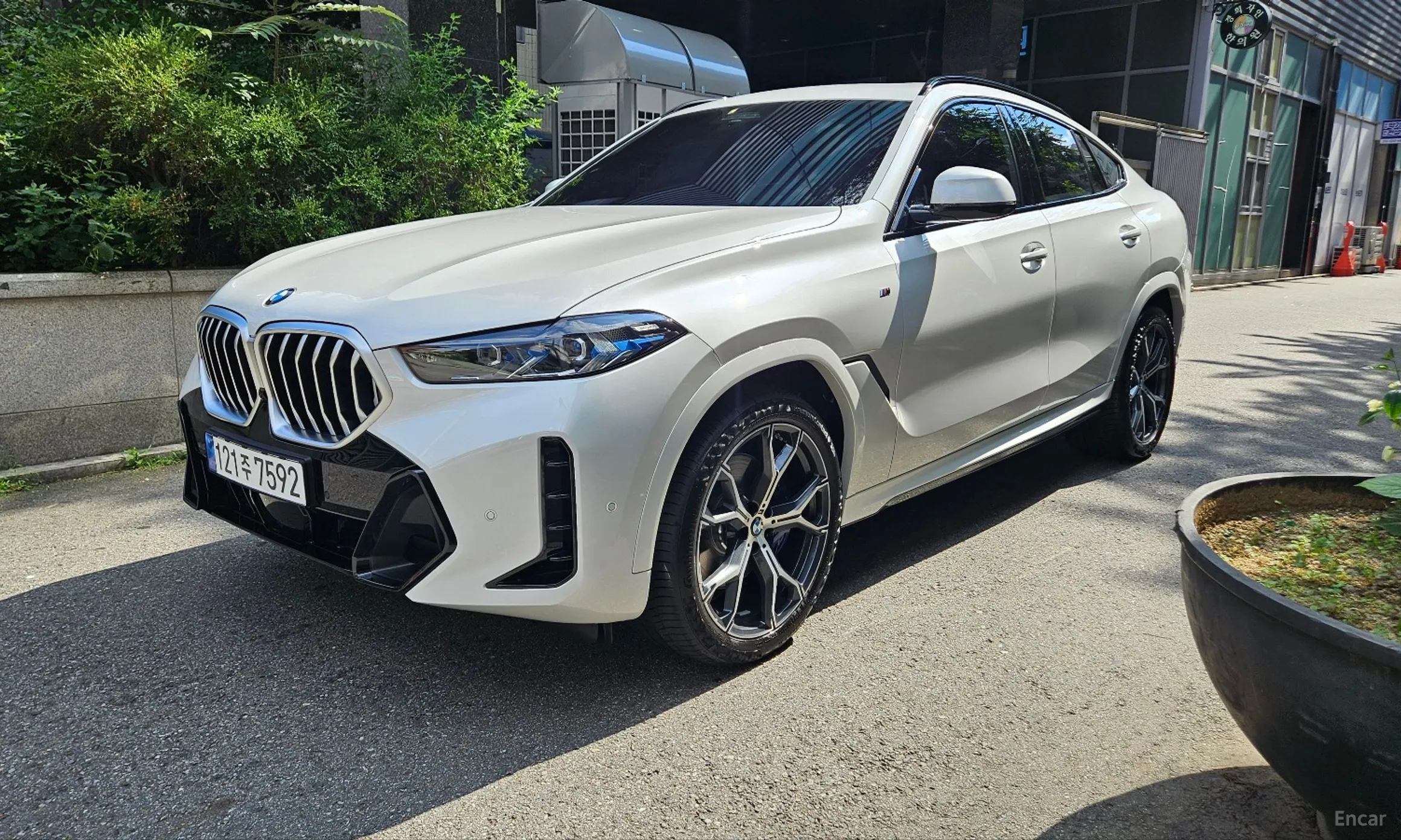 X6 (G06)