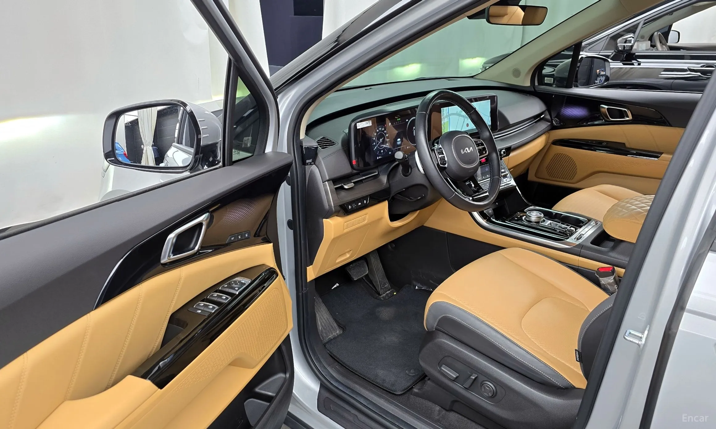 Kia Carnival Gen 4 превью 10