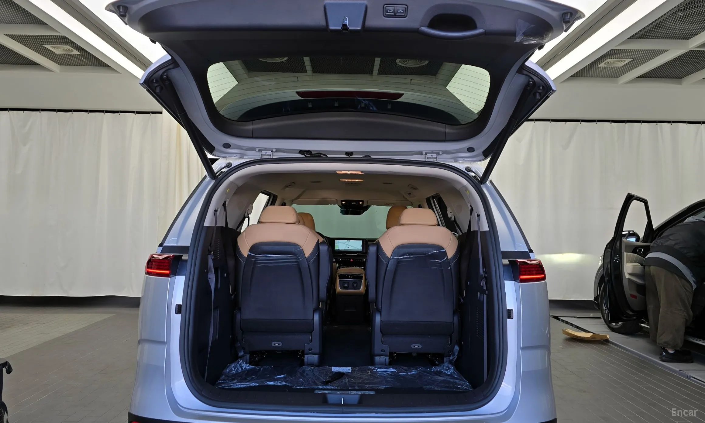 Kia Carnival Gen 4 превью 20