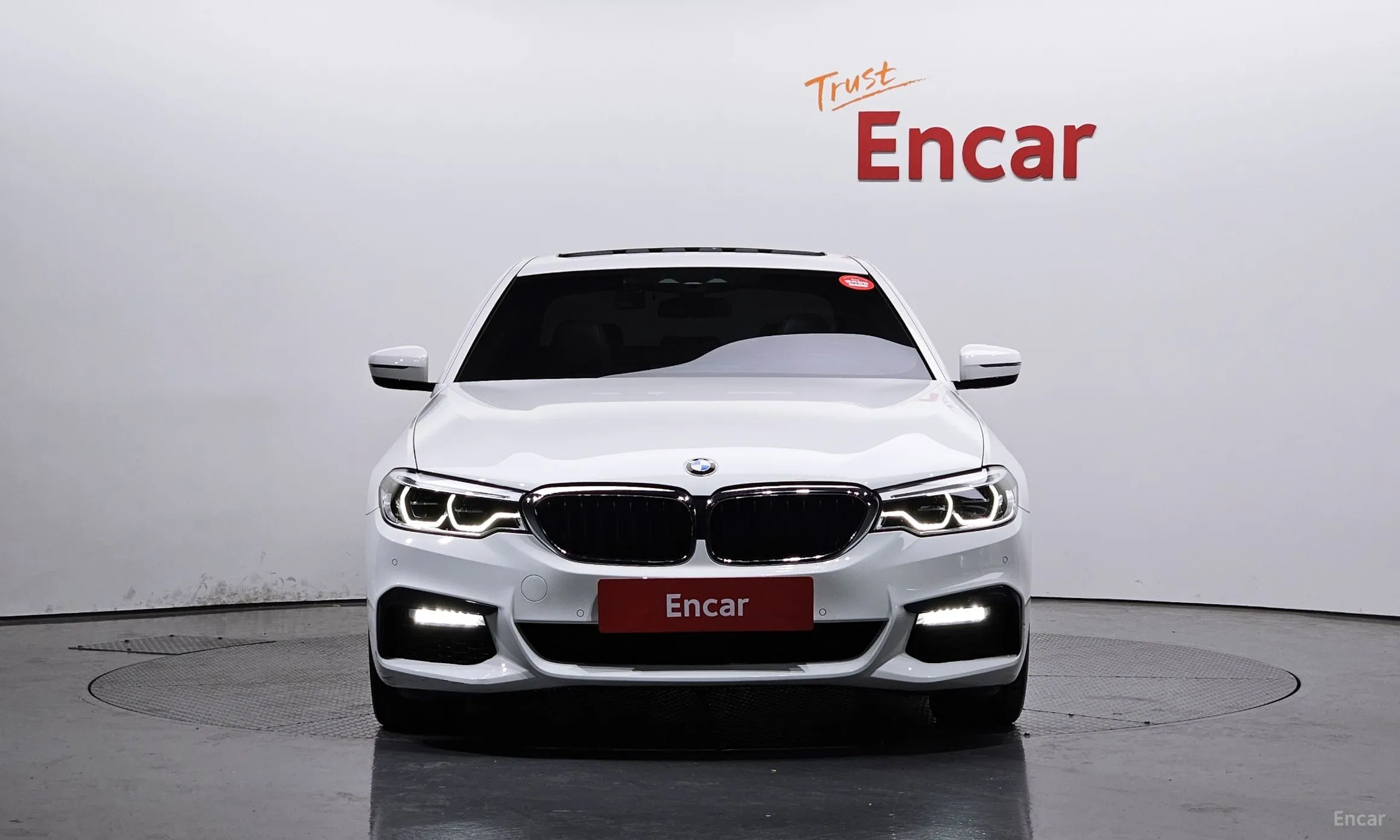 BMW 5 Series (G30) превью 2