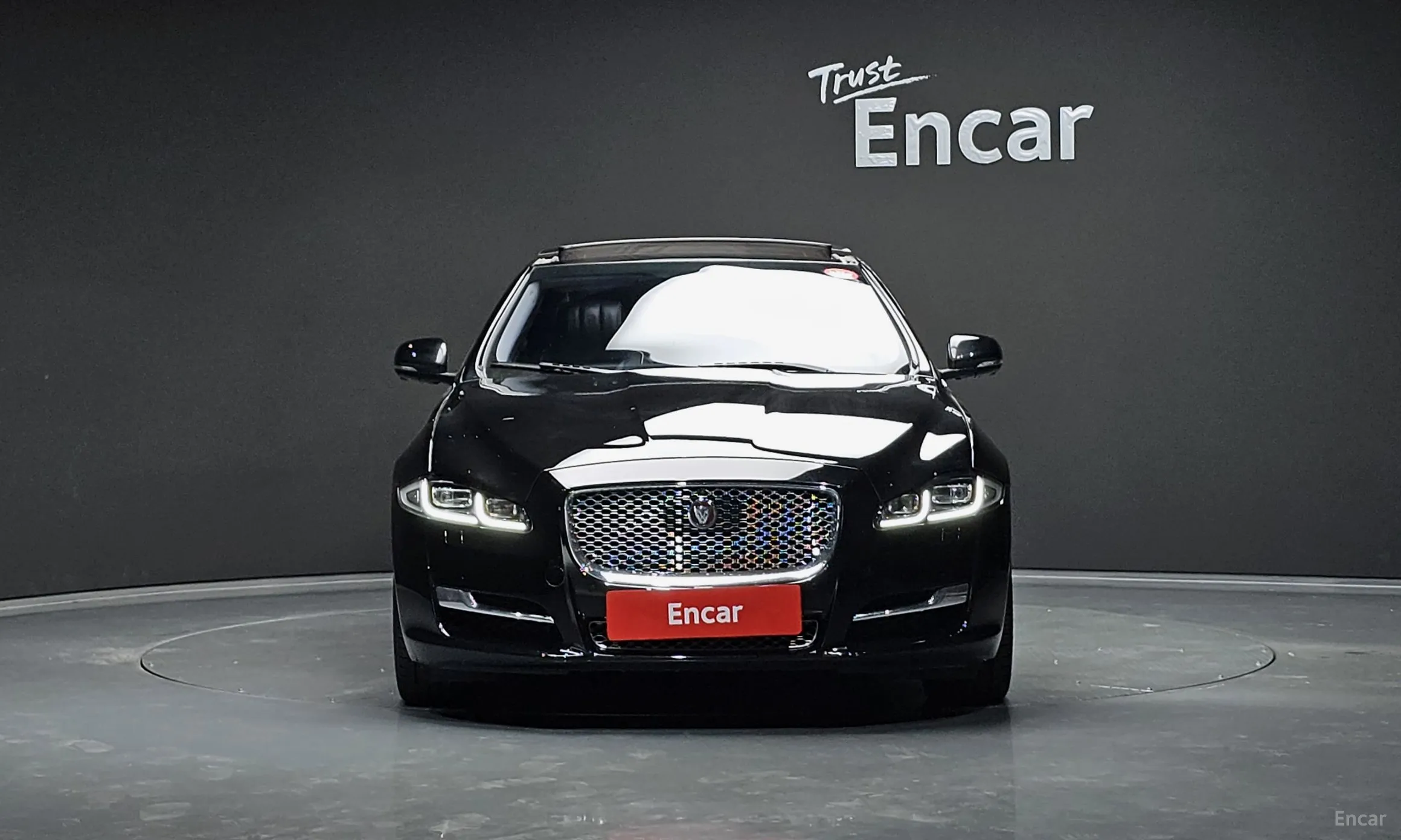 Jaguar All New XJ превью 3