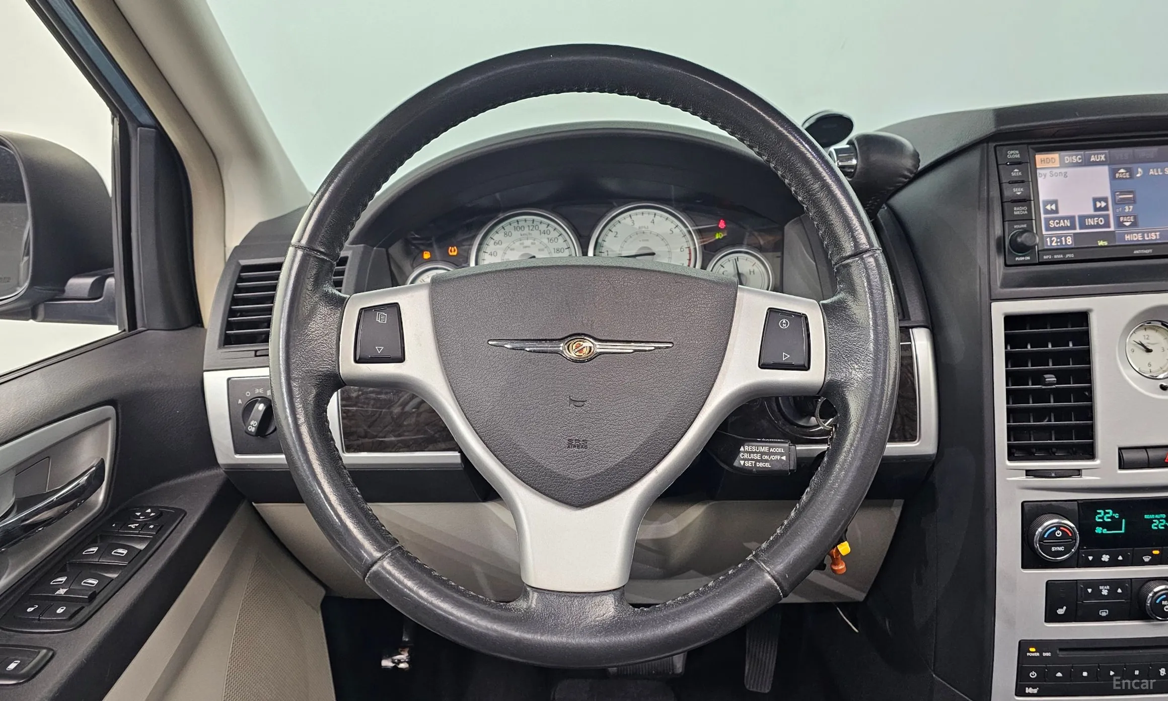 Chrysler Grand Voyager превью 13