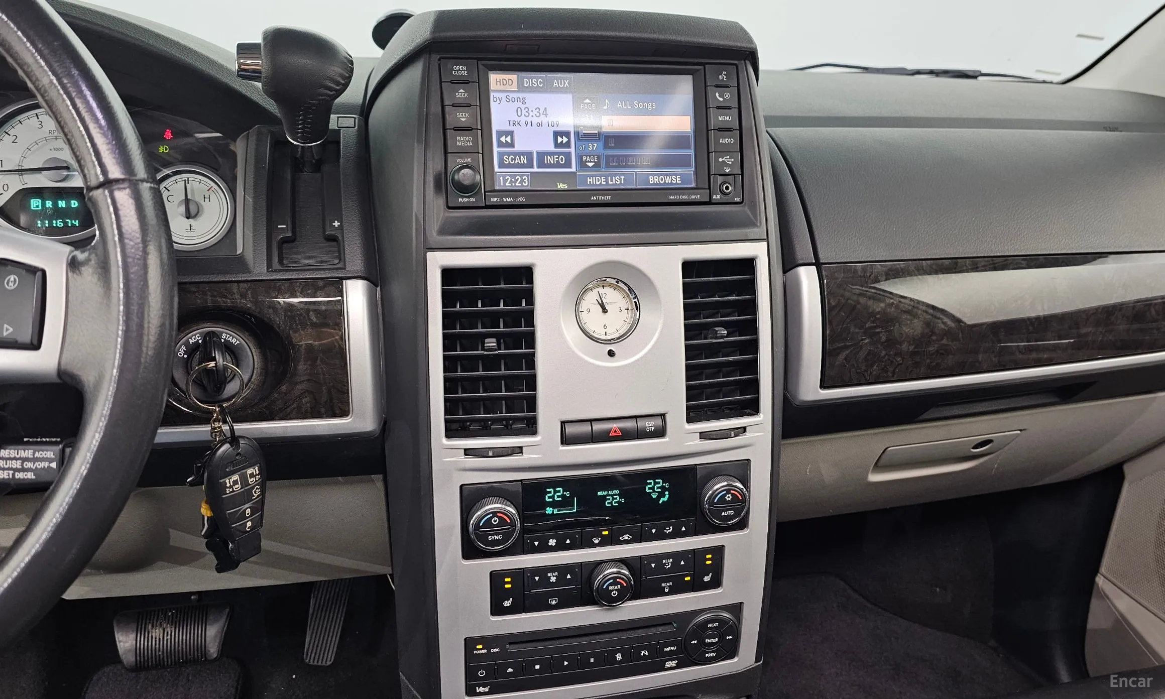 Chrysler Grand Voyager превью 14