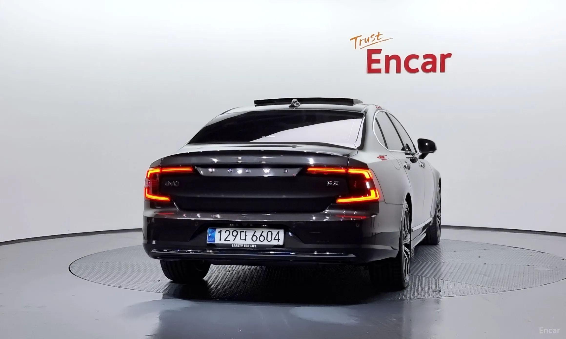 Volvo S90 превью 4