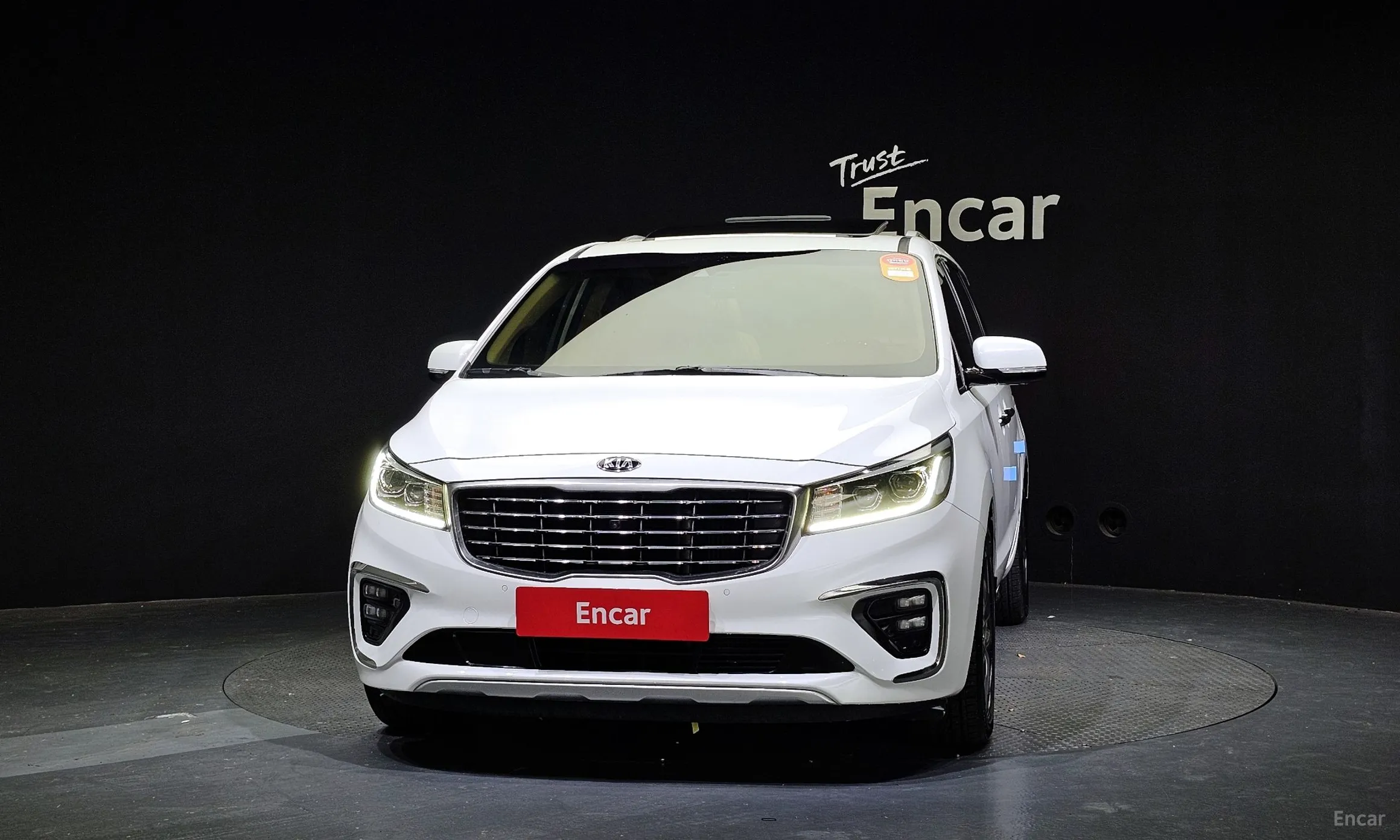 Kia Carnival превью 2
