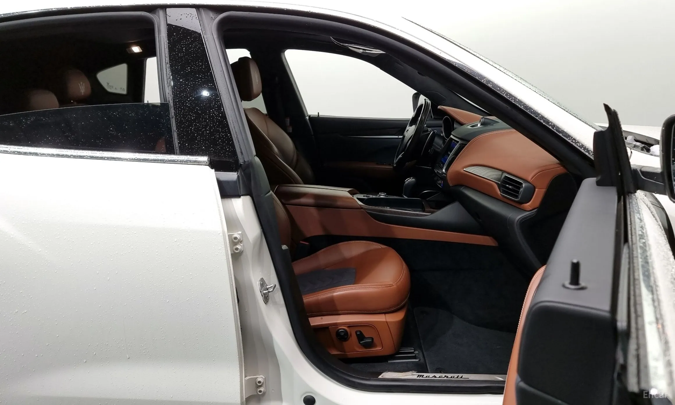 Maserati Levante превью 11