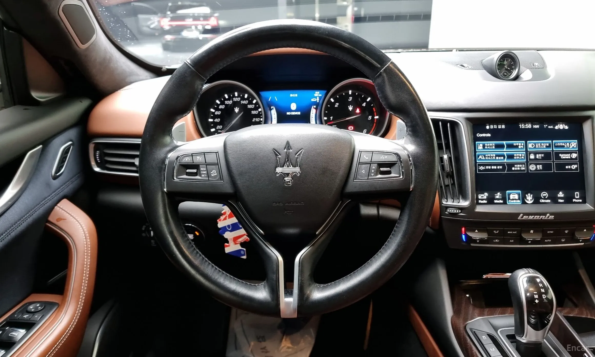 Maserati Levante превью 13