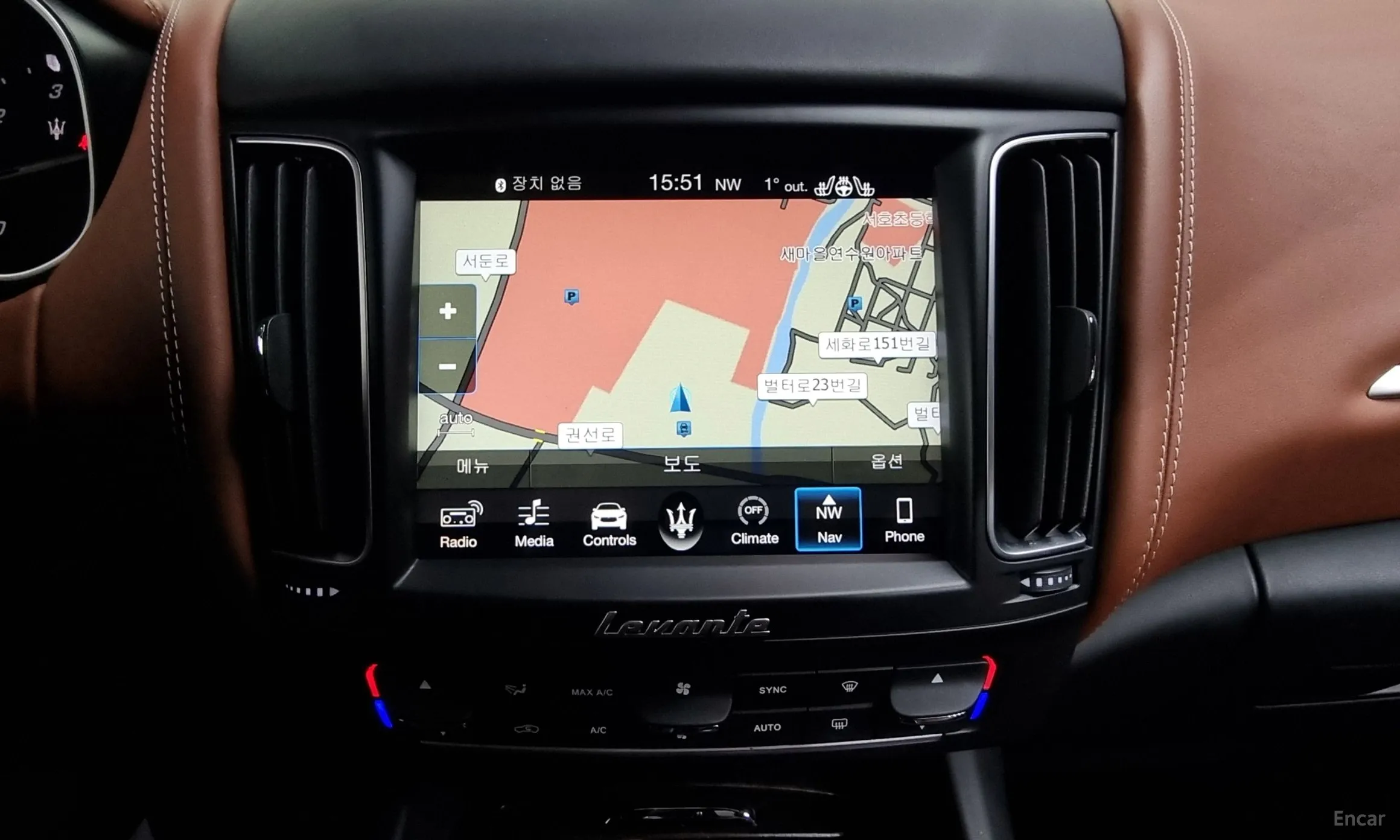 Maserati Levante превью 14