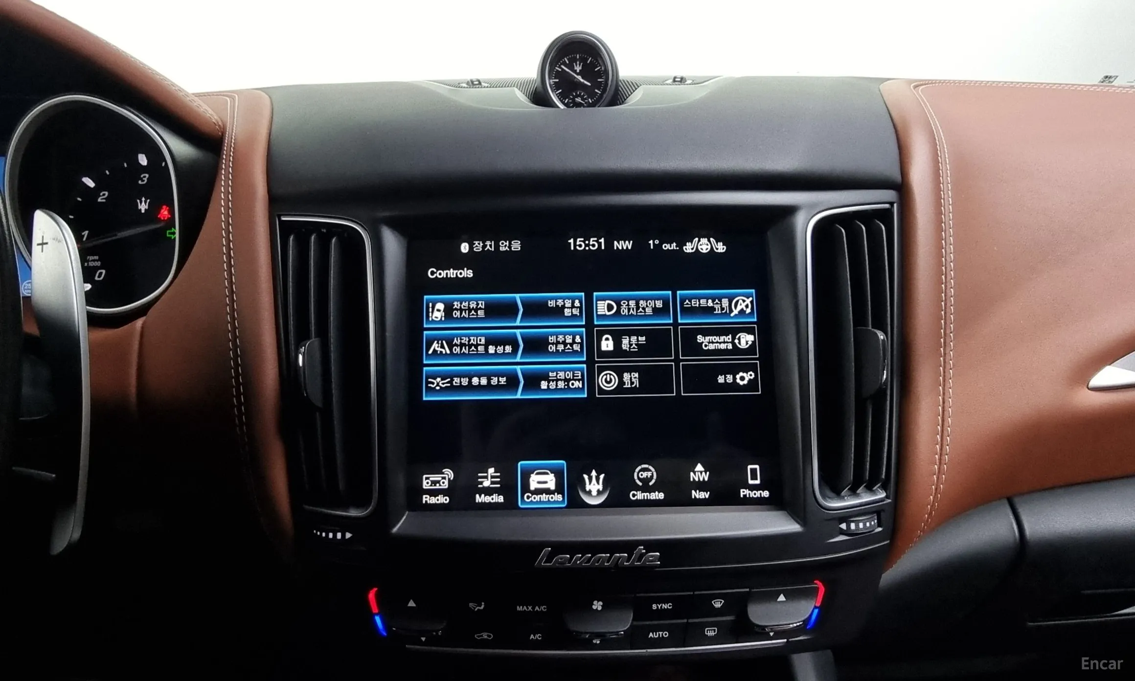 Maserati Levante превью 18