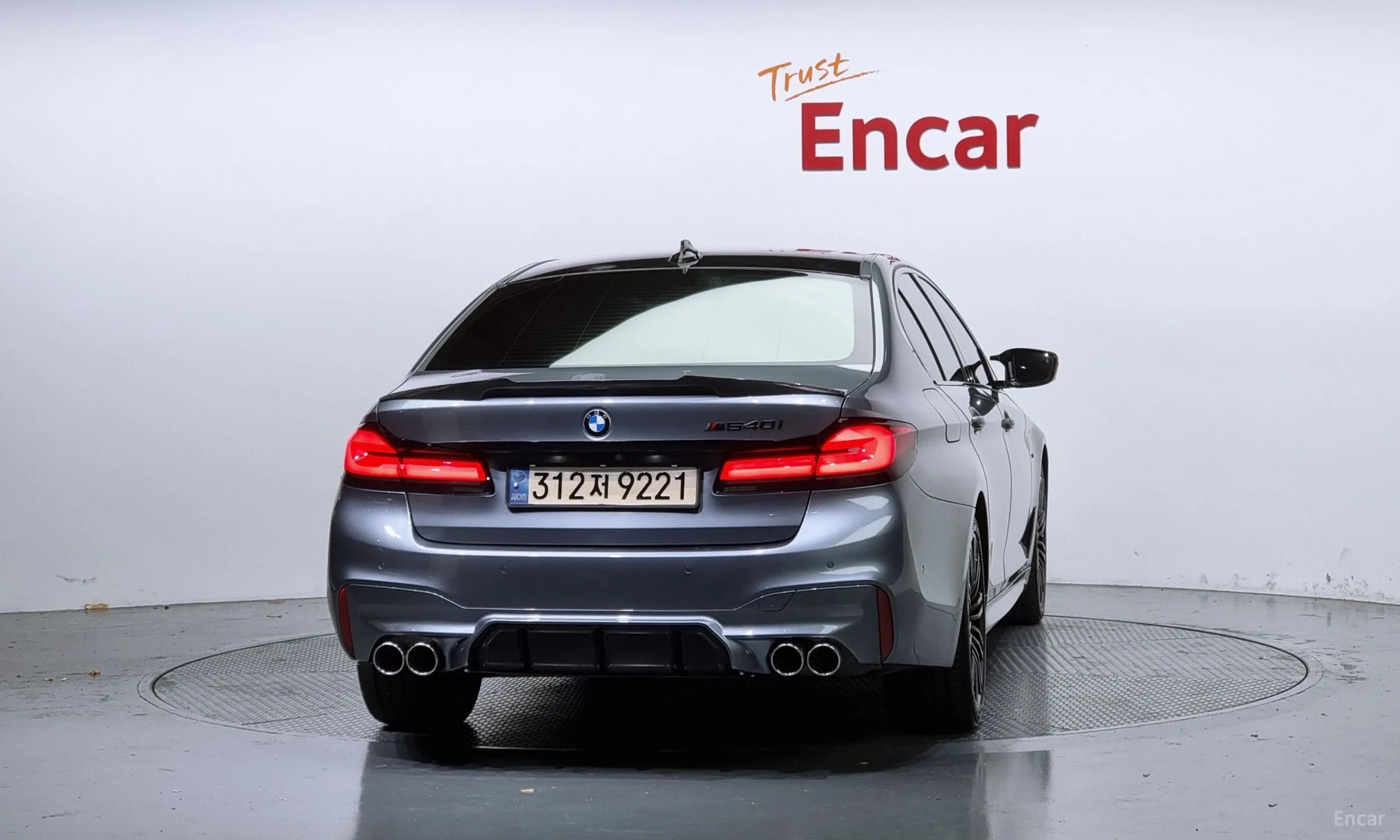 BMW 5 Series (G30) превью 3
