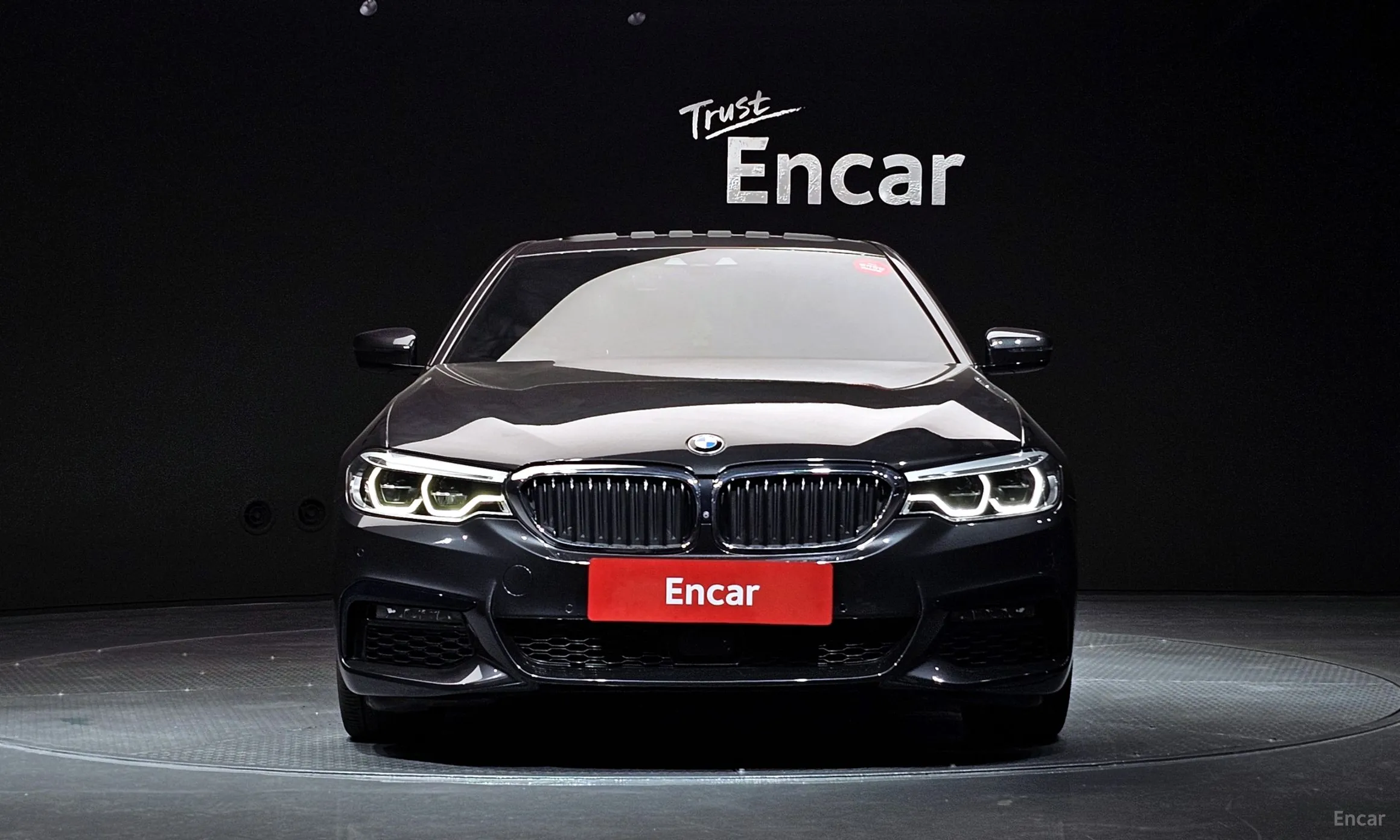 BMW 5 Series (G30) превью 2