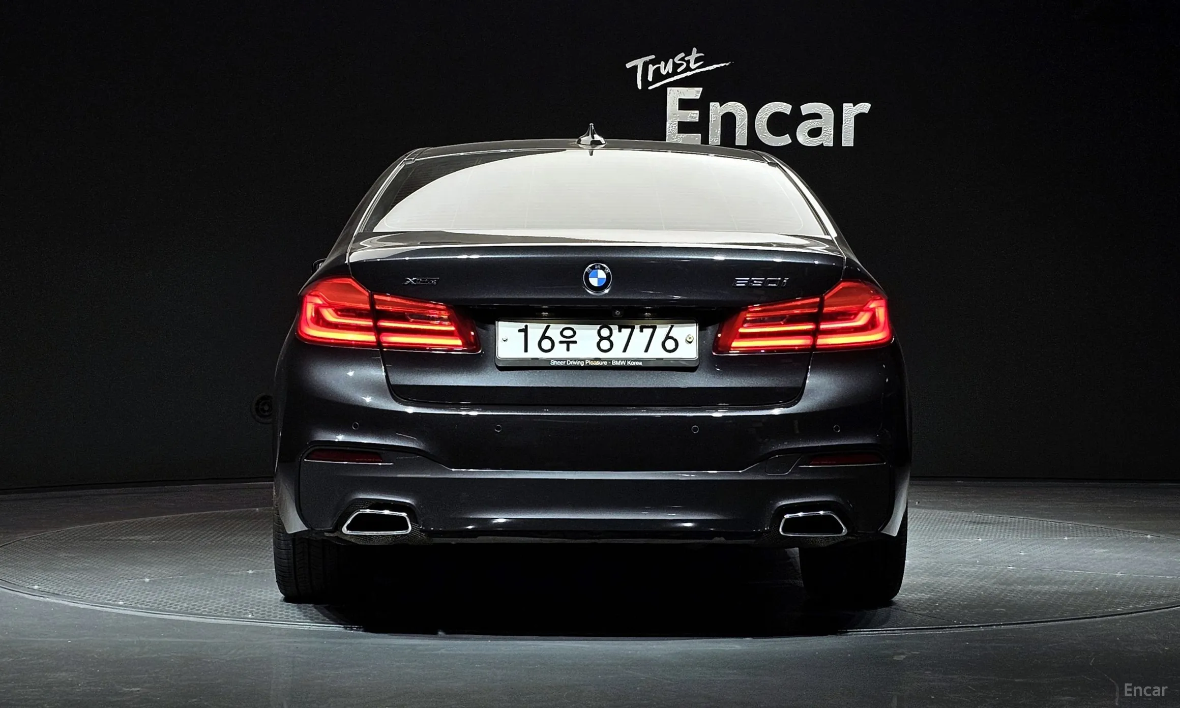 BMW 5 Series (G30) превью 3