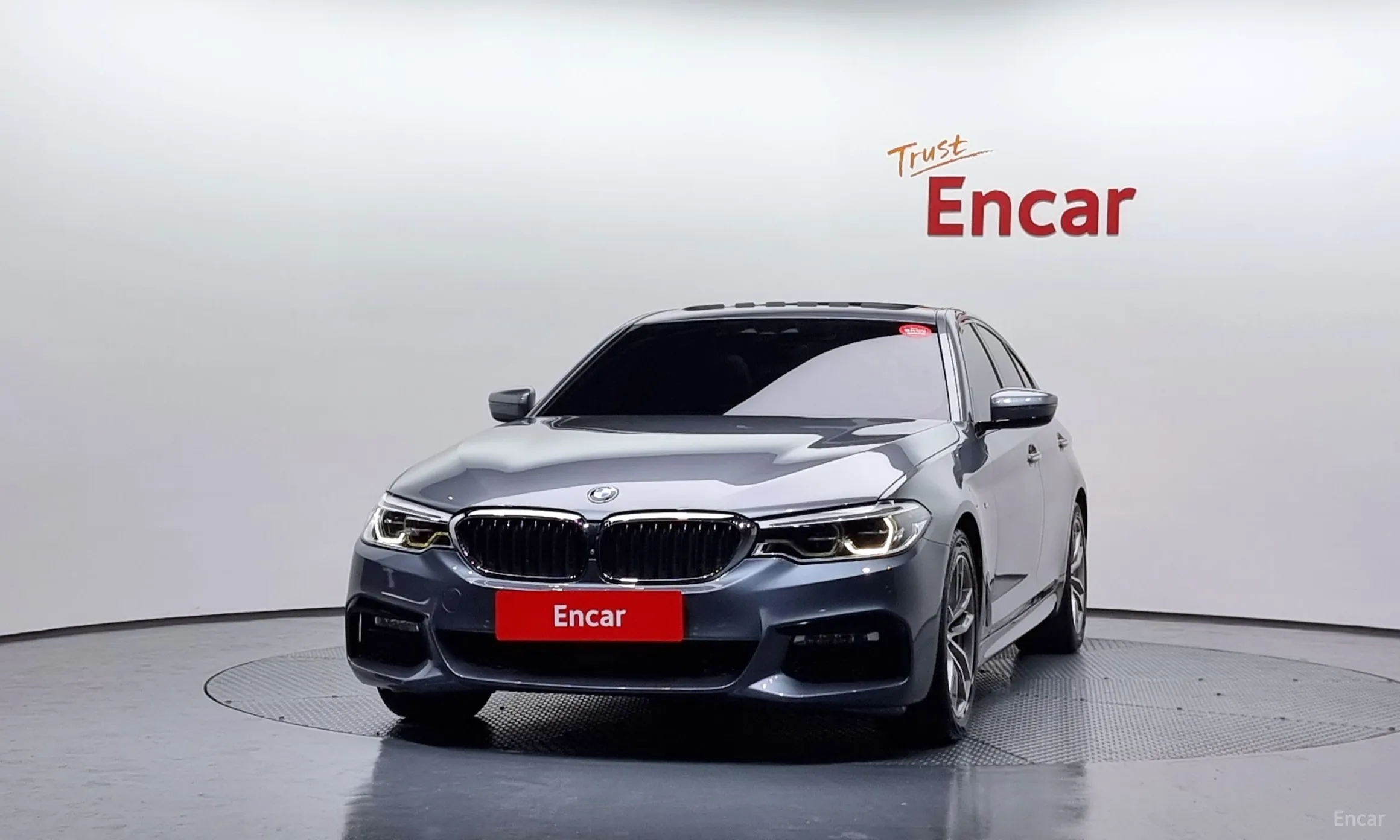 BMW 5 Series (G30) превью 2