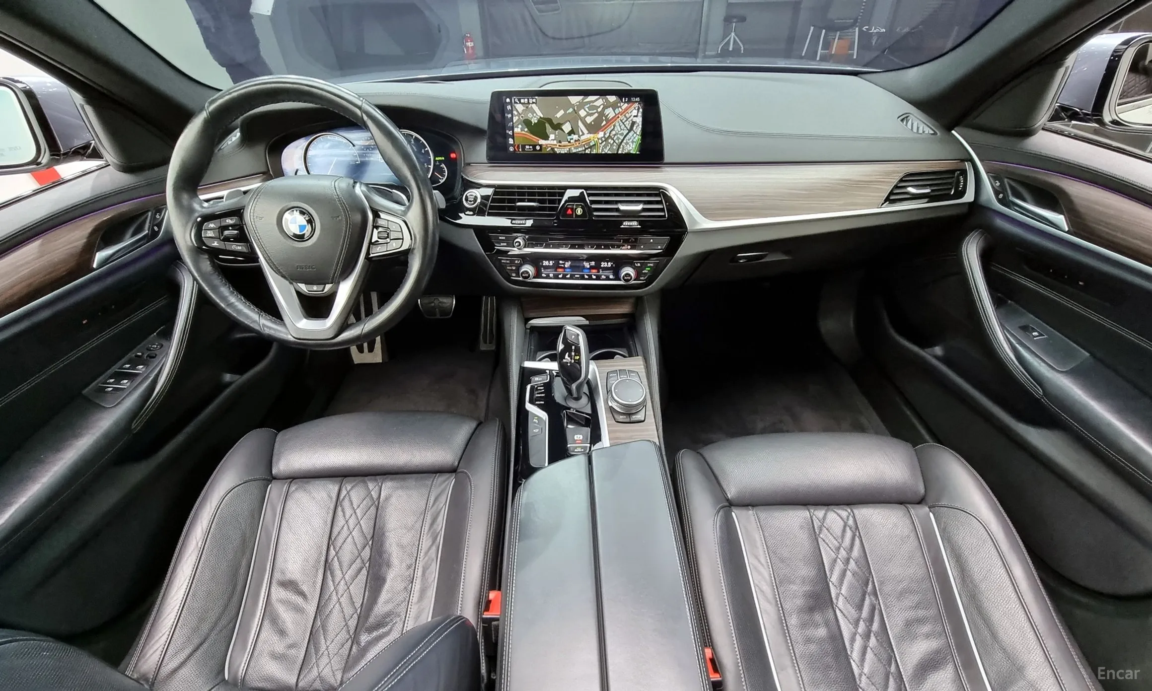 BMW 5 Series (G30) превью 4