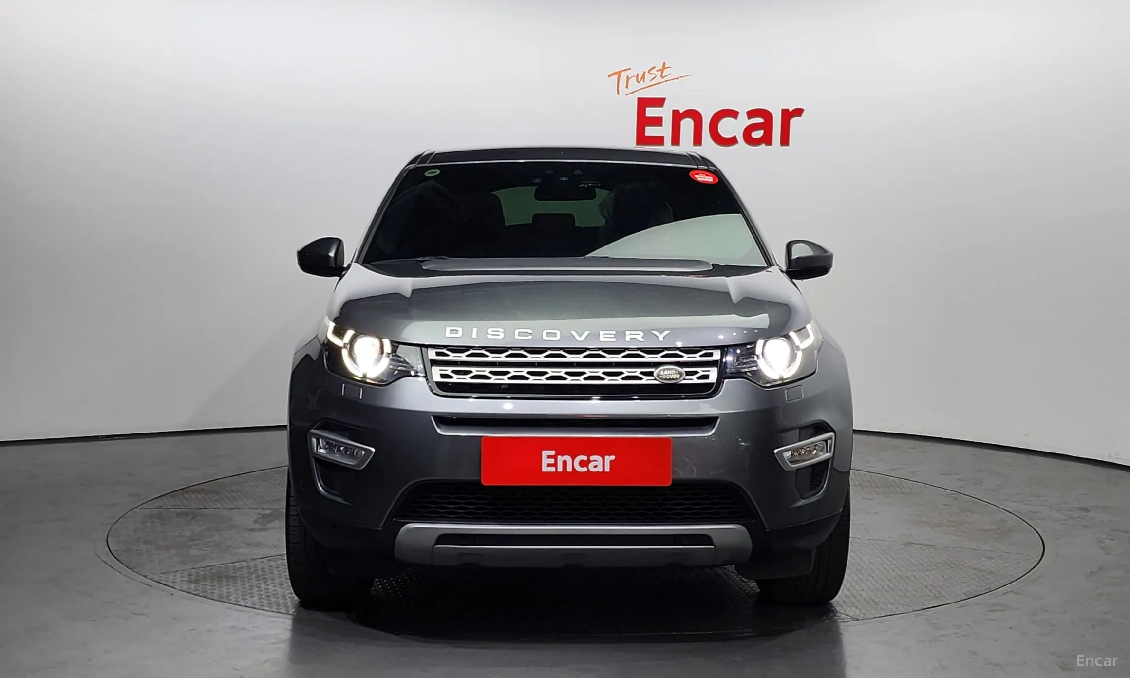 Land Rover Discovery Sports превью 2