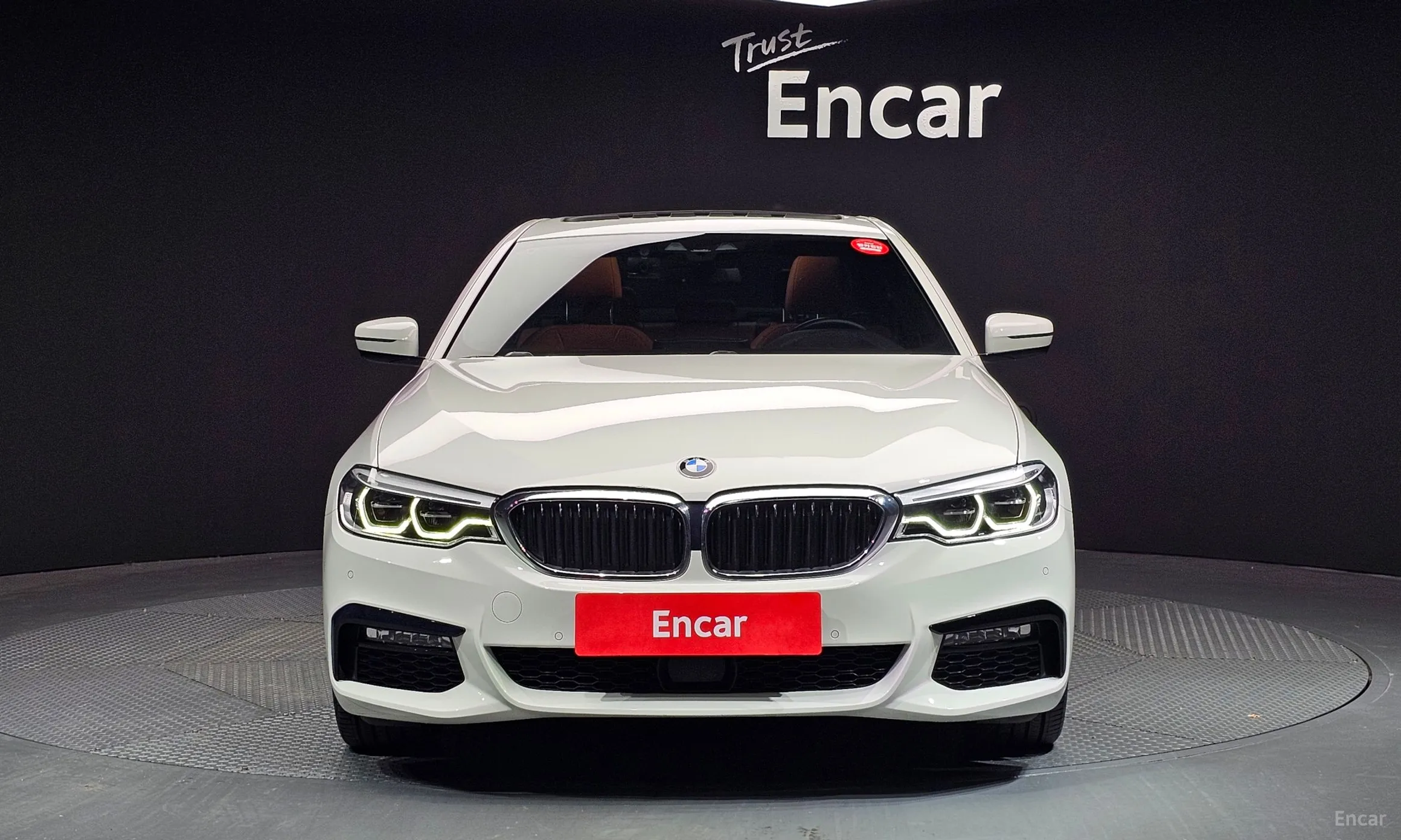 BMW 5 Series (G30) превью 3