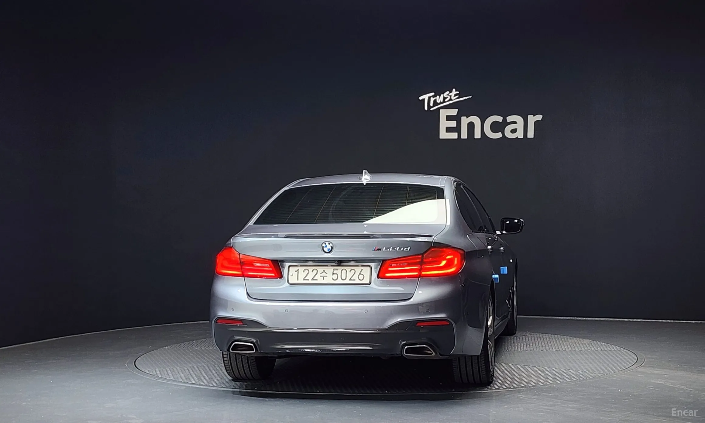BMW 5 Series (G30) превью 3