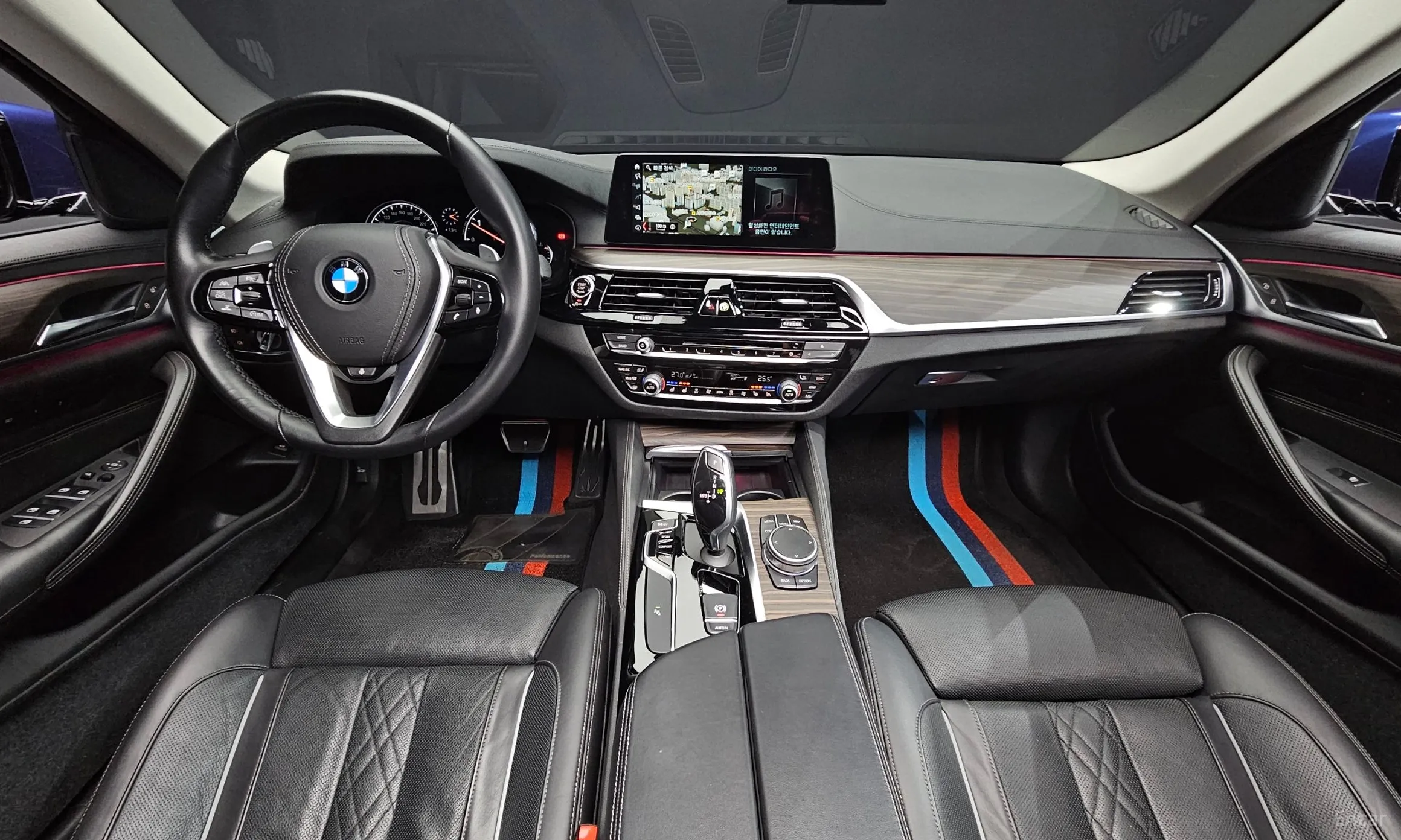 BMW 5 Series (G30) превью 4