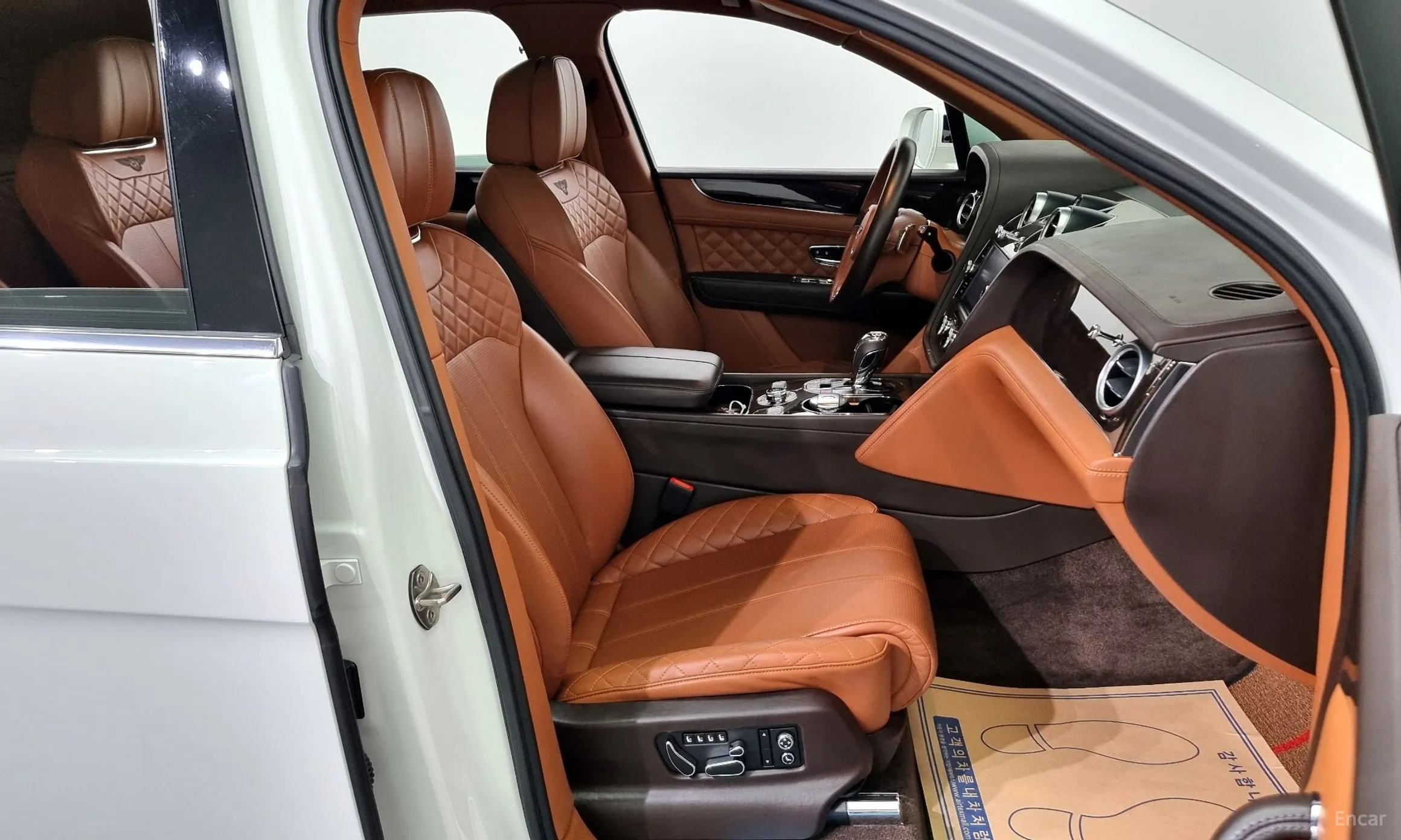 Bentley Bentayga превью 10