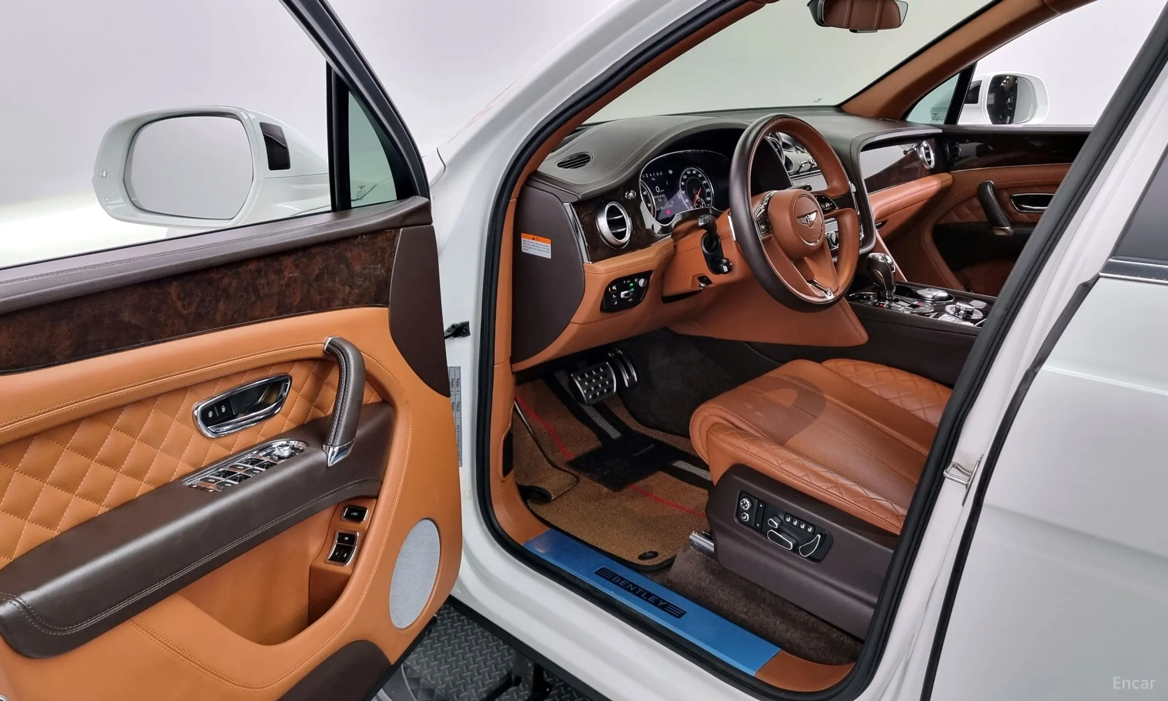 Bentley Bentayga превью 11