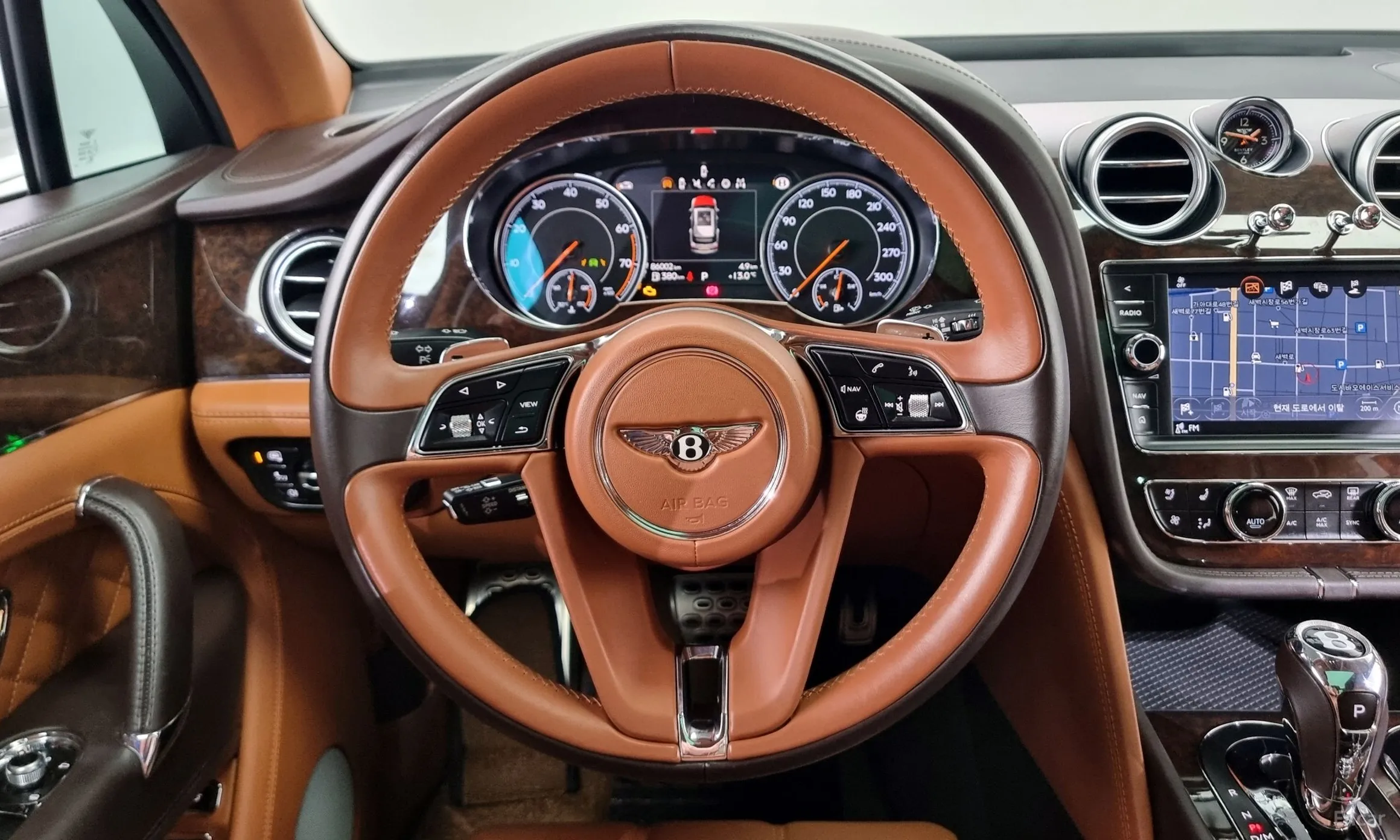 Bentley Bentayga превью 13