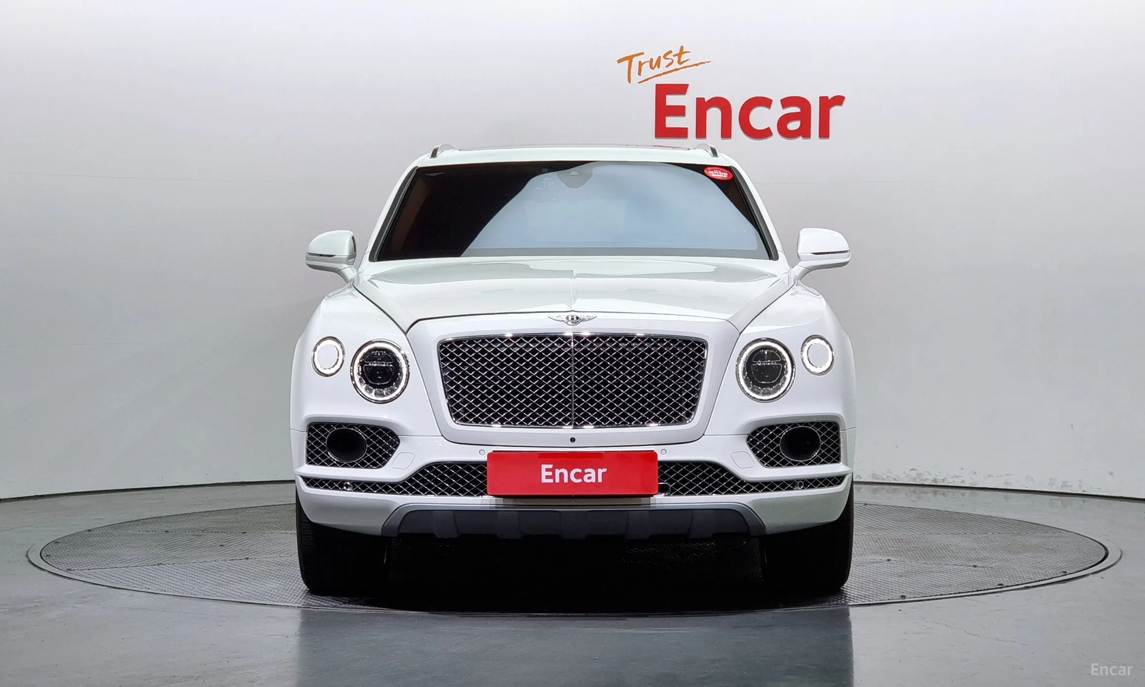 Bentley Bentayga превью 3