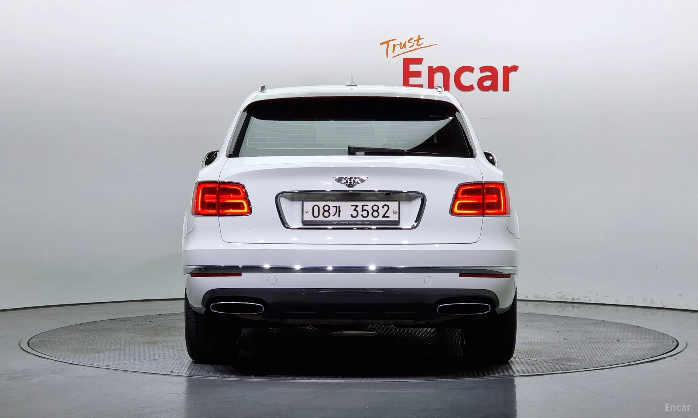 Bentley Bentayga превью 4