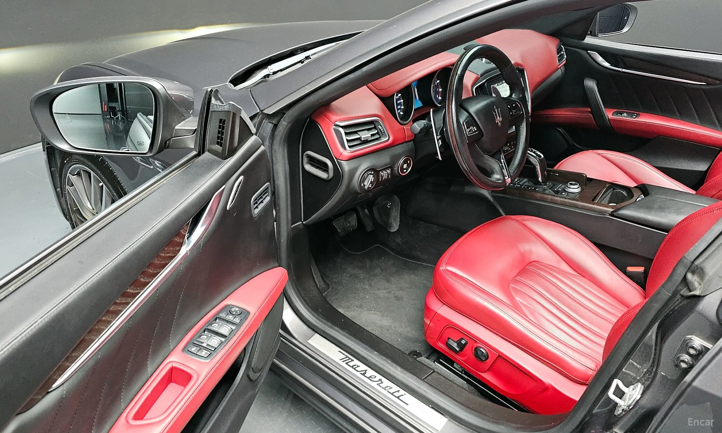 Maserati Ghibli превью 12