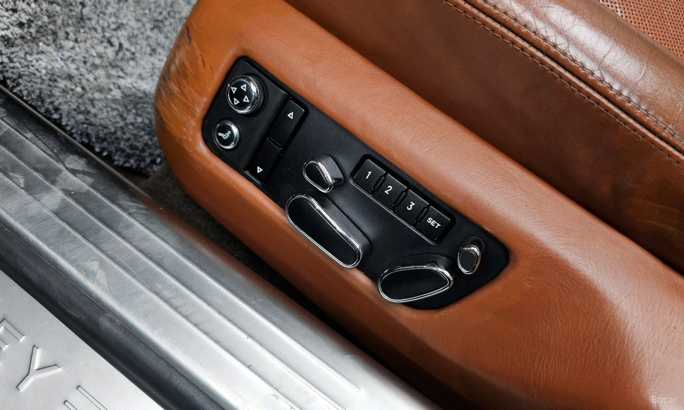 Bentley Flying Spur Gen 1 превью 17
