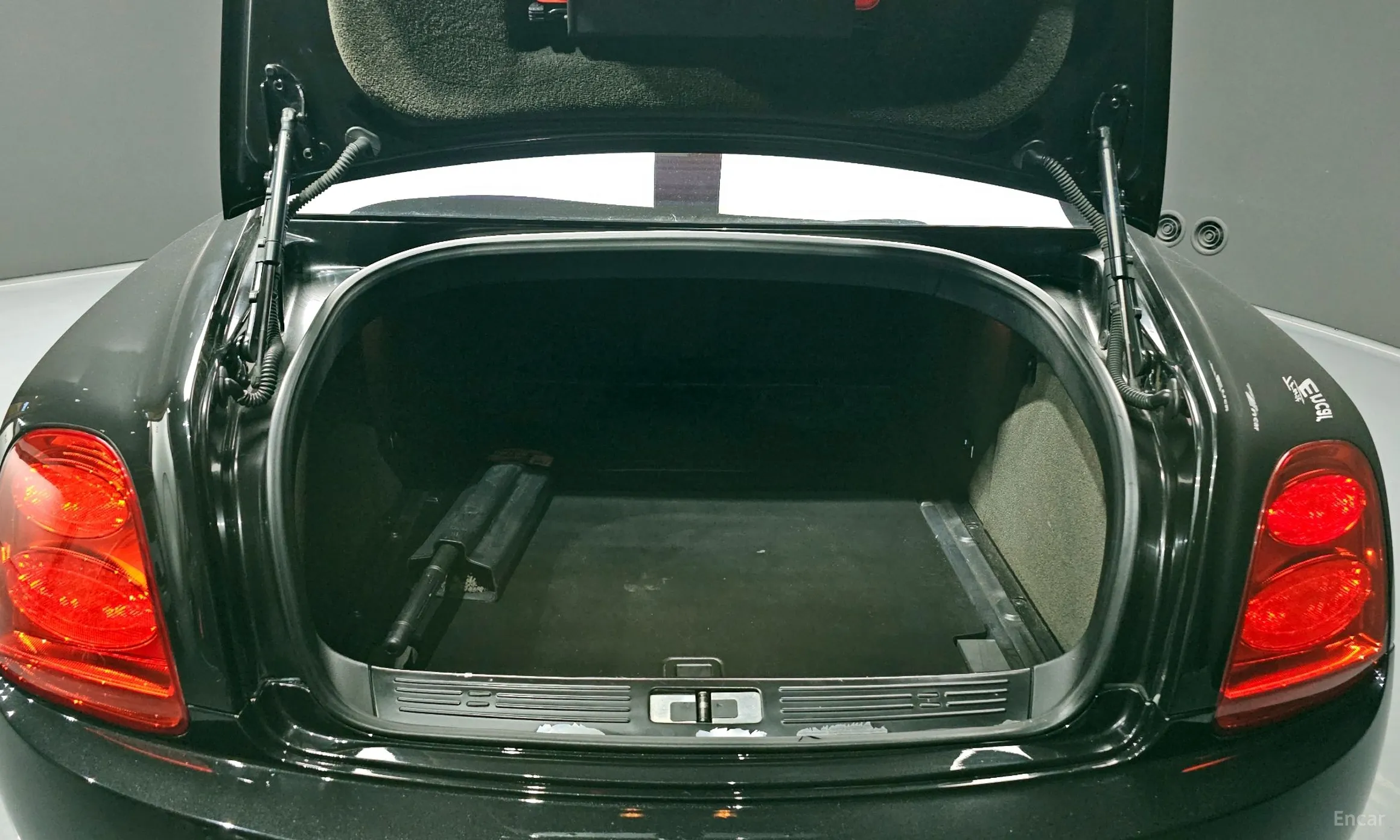 Bentley Flying Spur Gen 1 превью 20