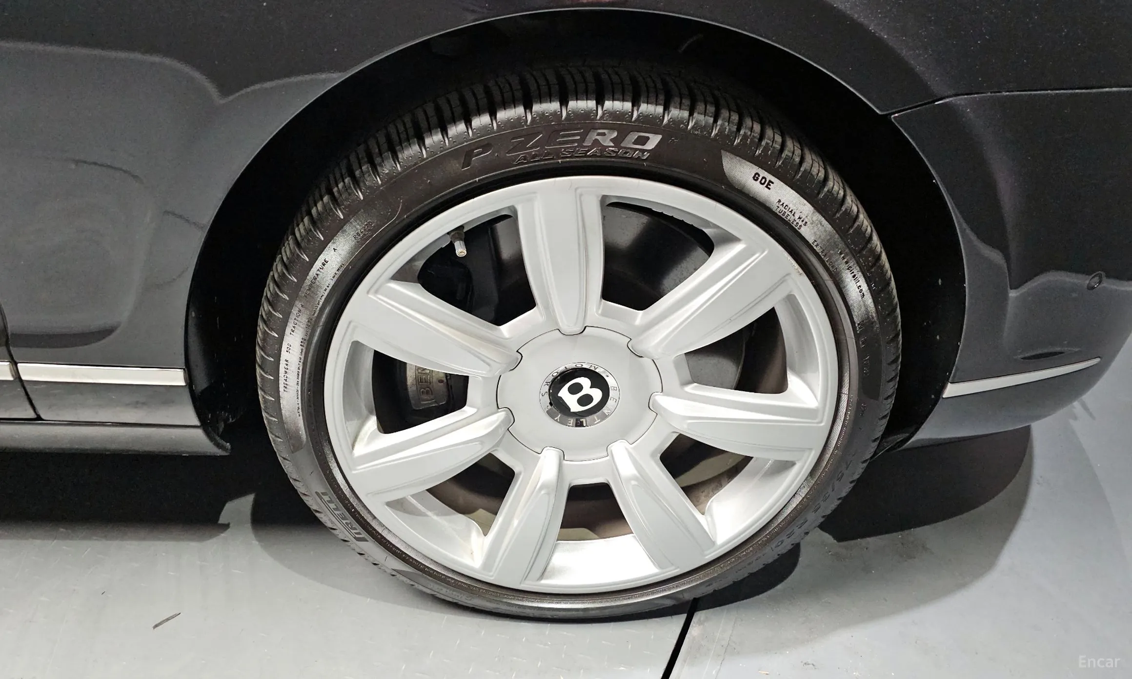 Bentley Flying Spur Gen 1 превью 5