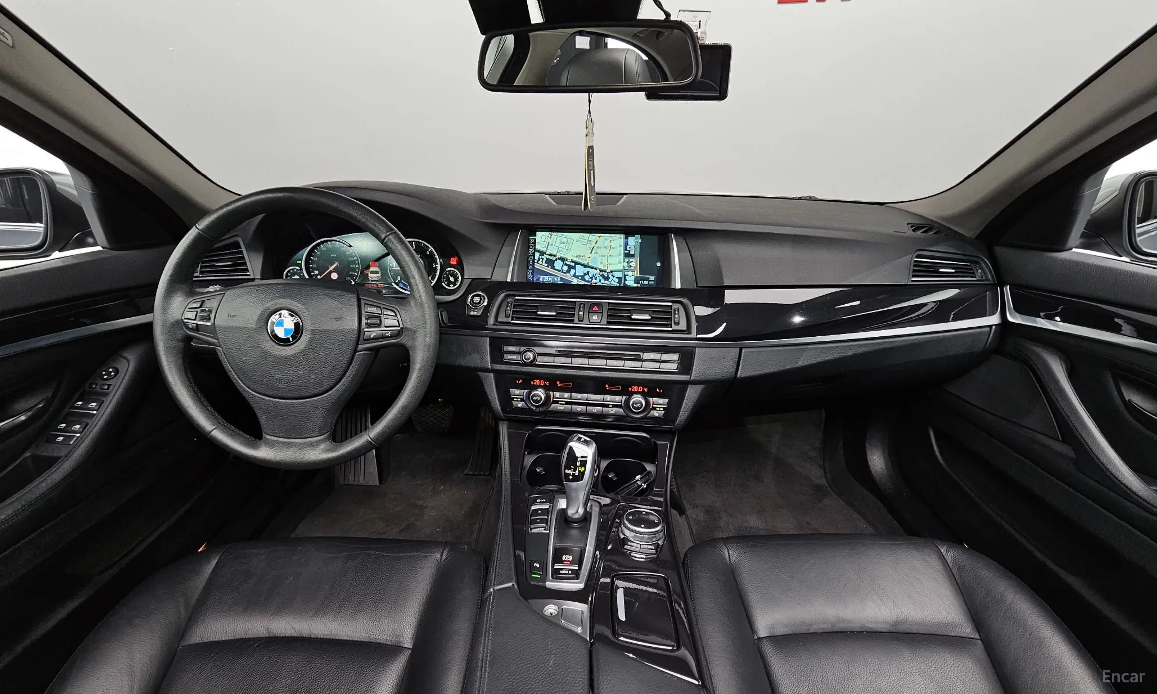 BMW 5 Series (F10) превью 4