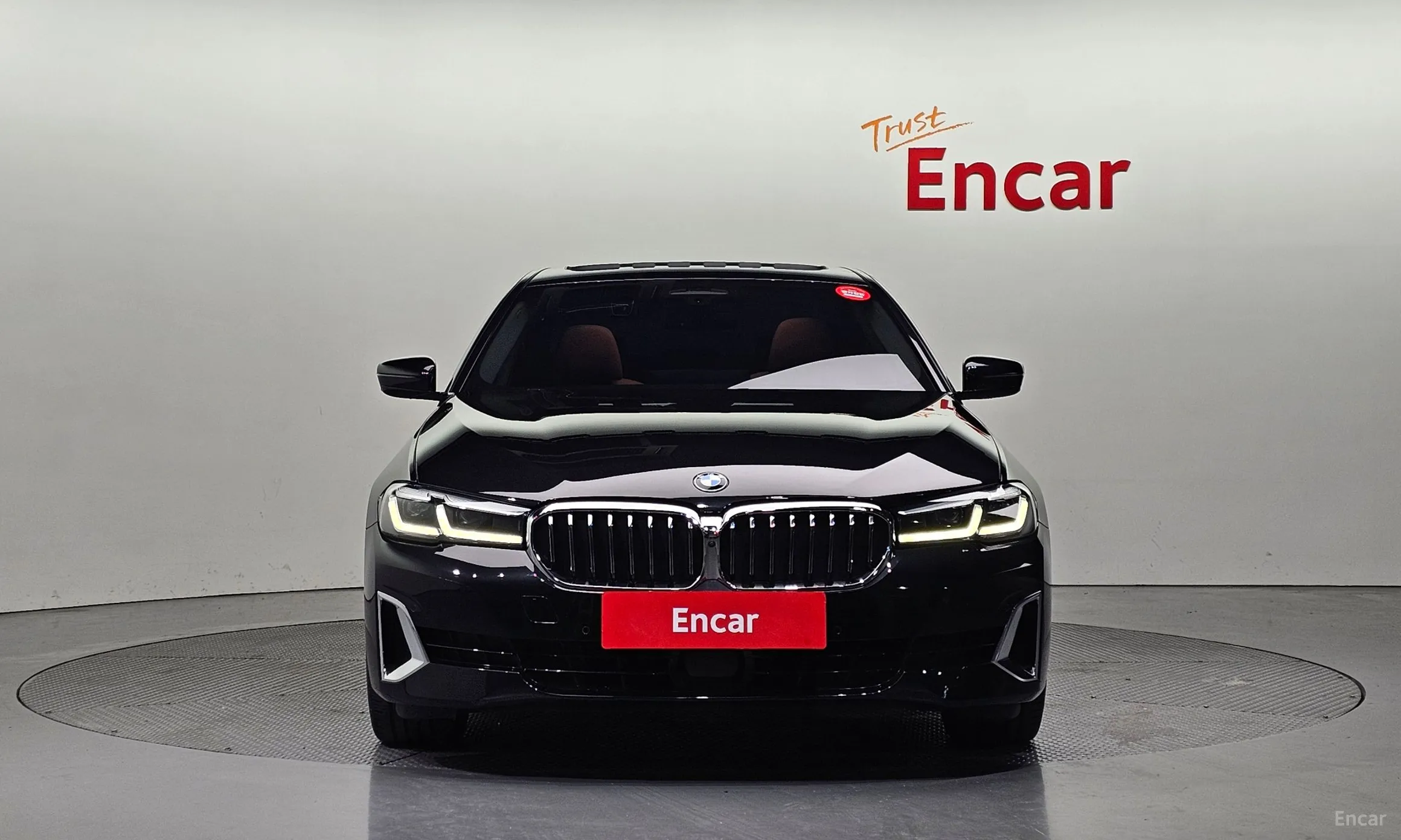 BMW 5 Series (G30) превью 2