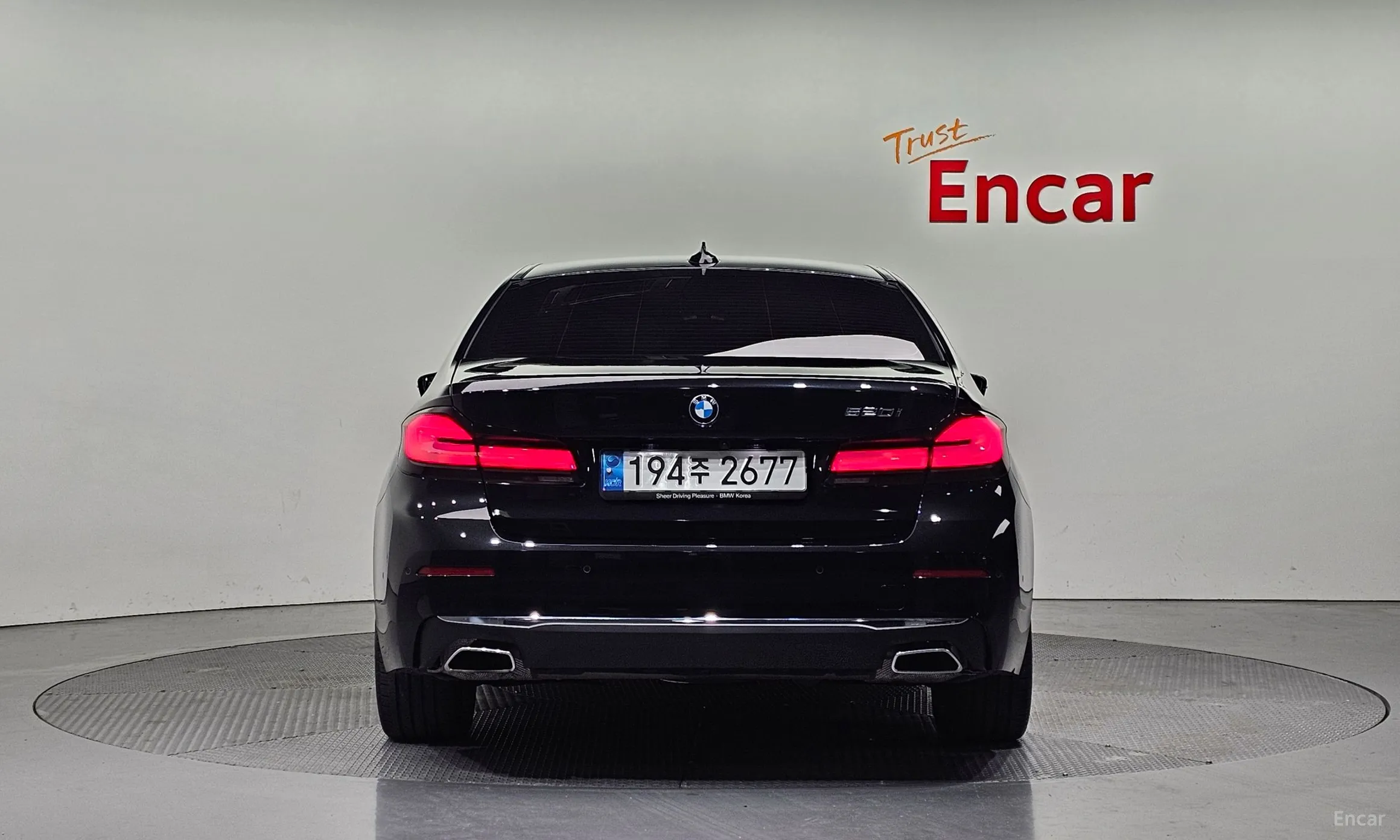 BMW 5 Series (G30) превью 3
