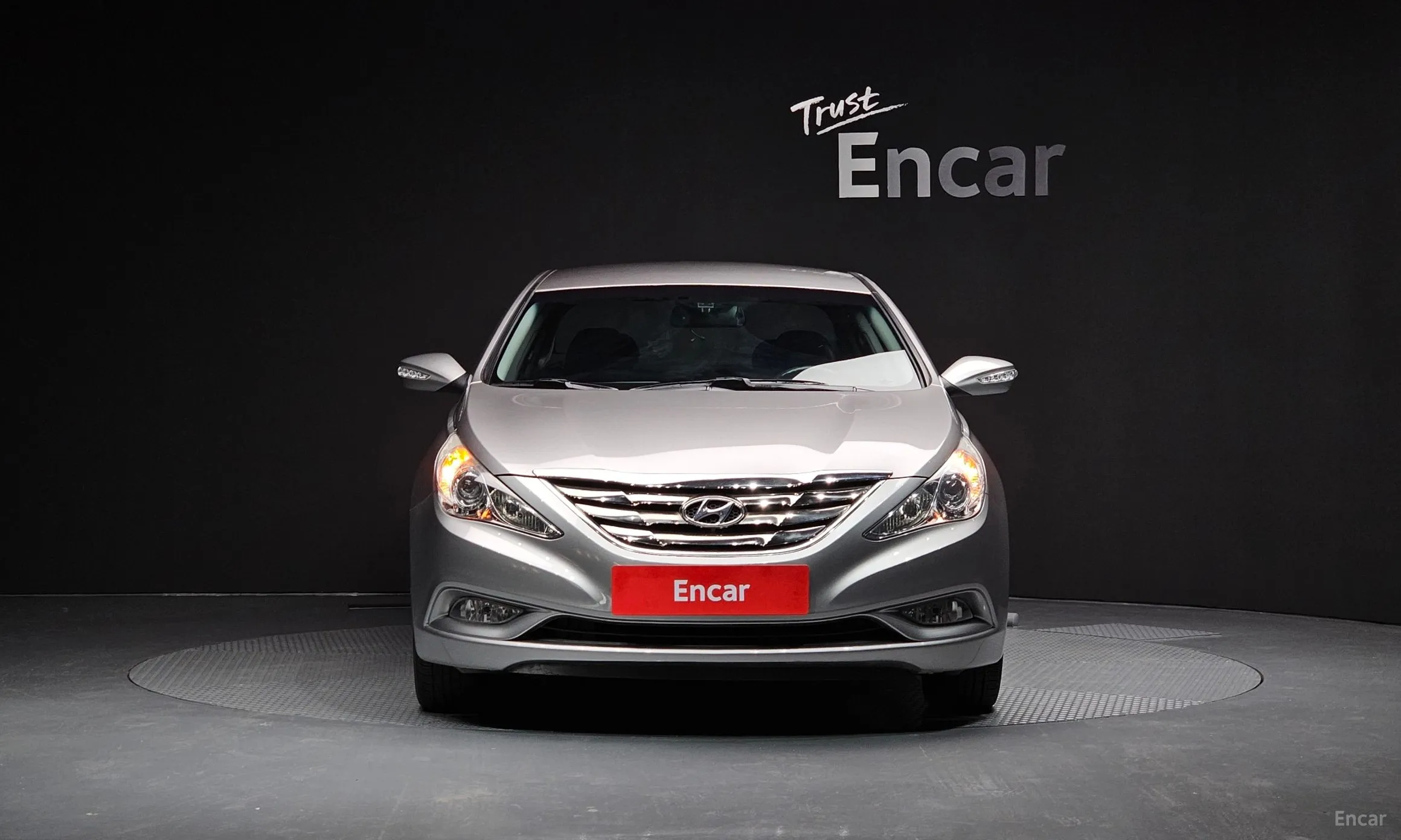 Hyundai YF Sonata превью 2