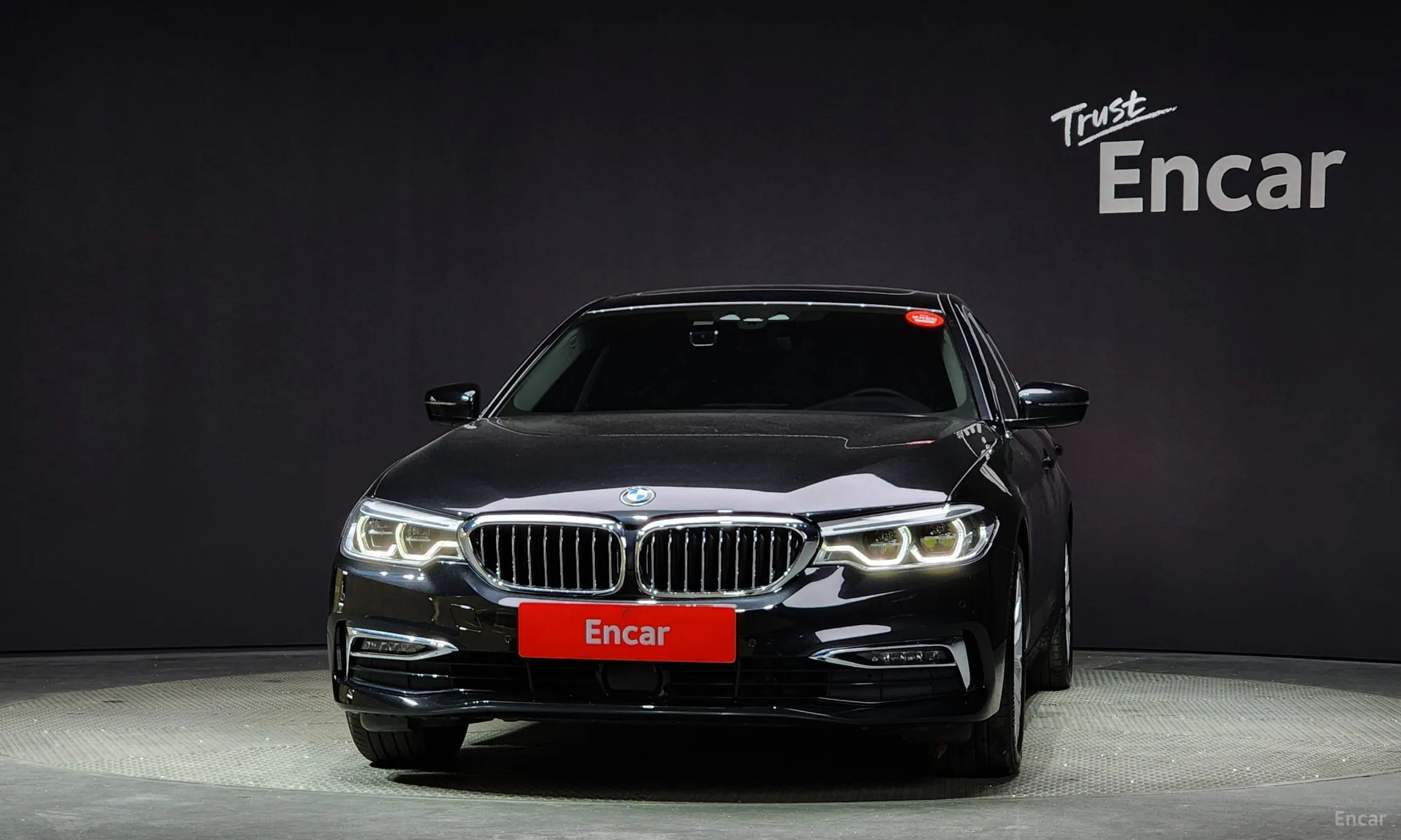 BMW 5 Series (G30) превью 2