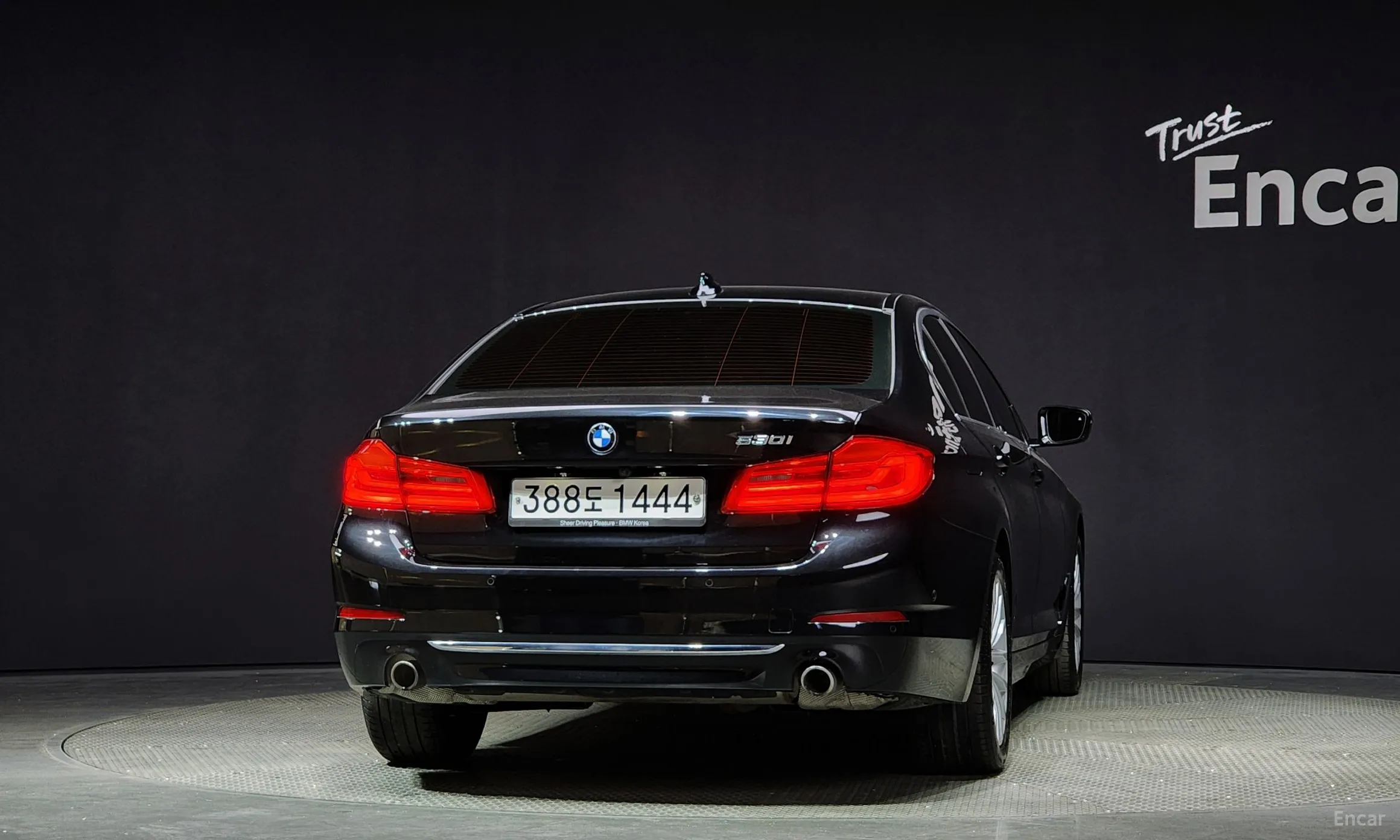 BMW 5 Series (G30) превью 3