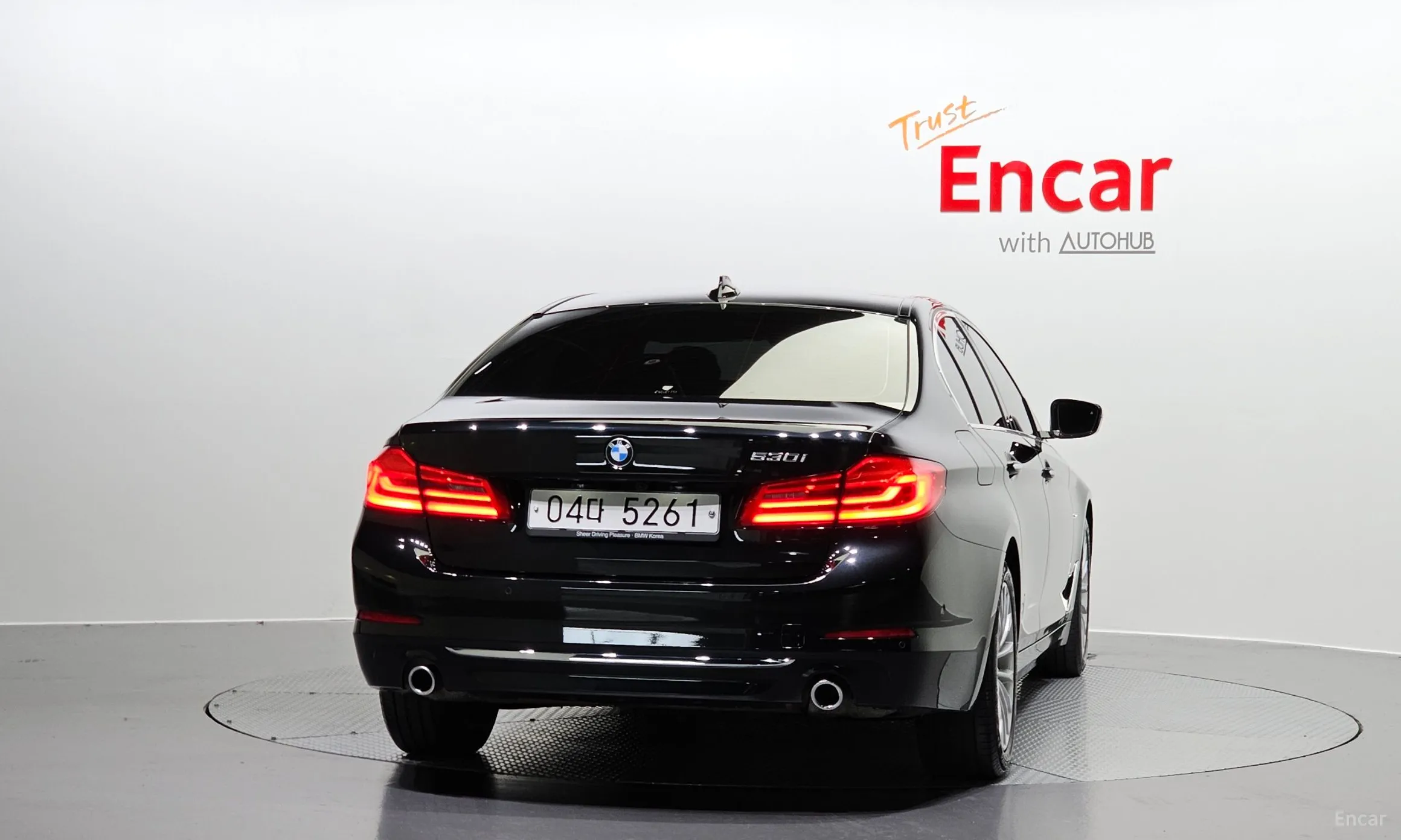 BMW 5 Series (G30) превью 3