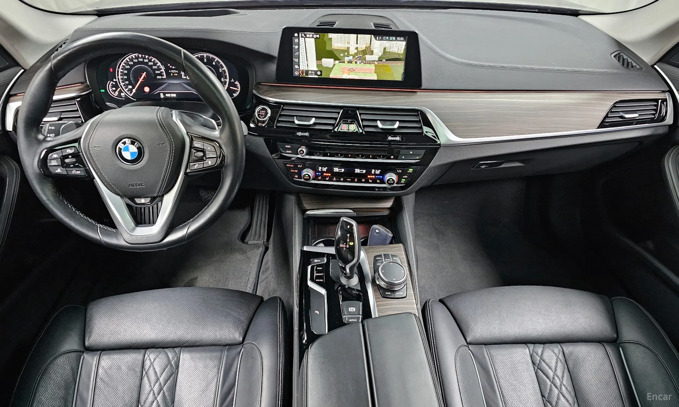 BMW 5 Series (G30) превью 4