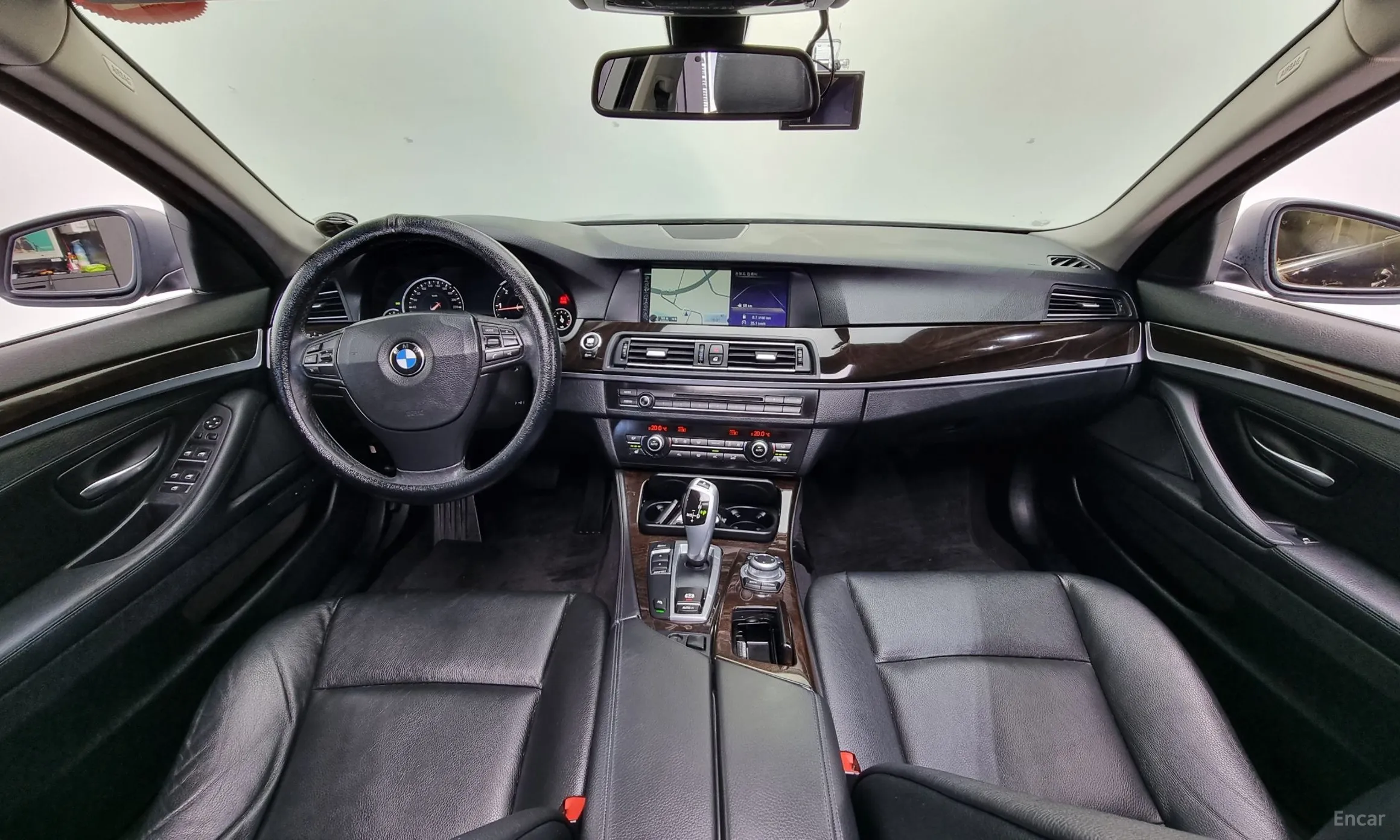 BMW 5 Series (F10) превью 4