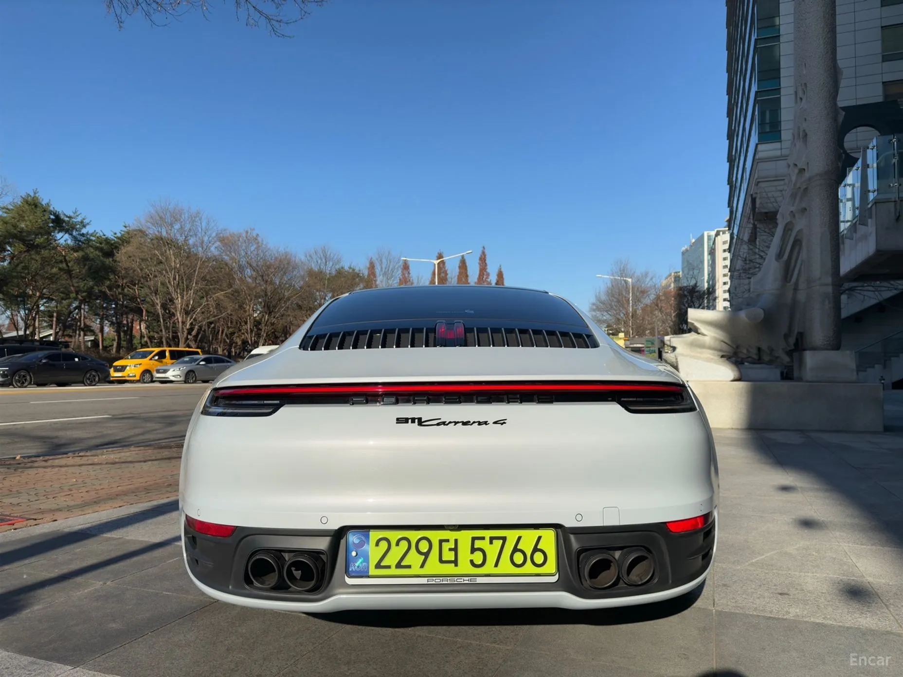 Porsche 911 (992) превью 3