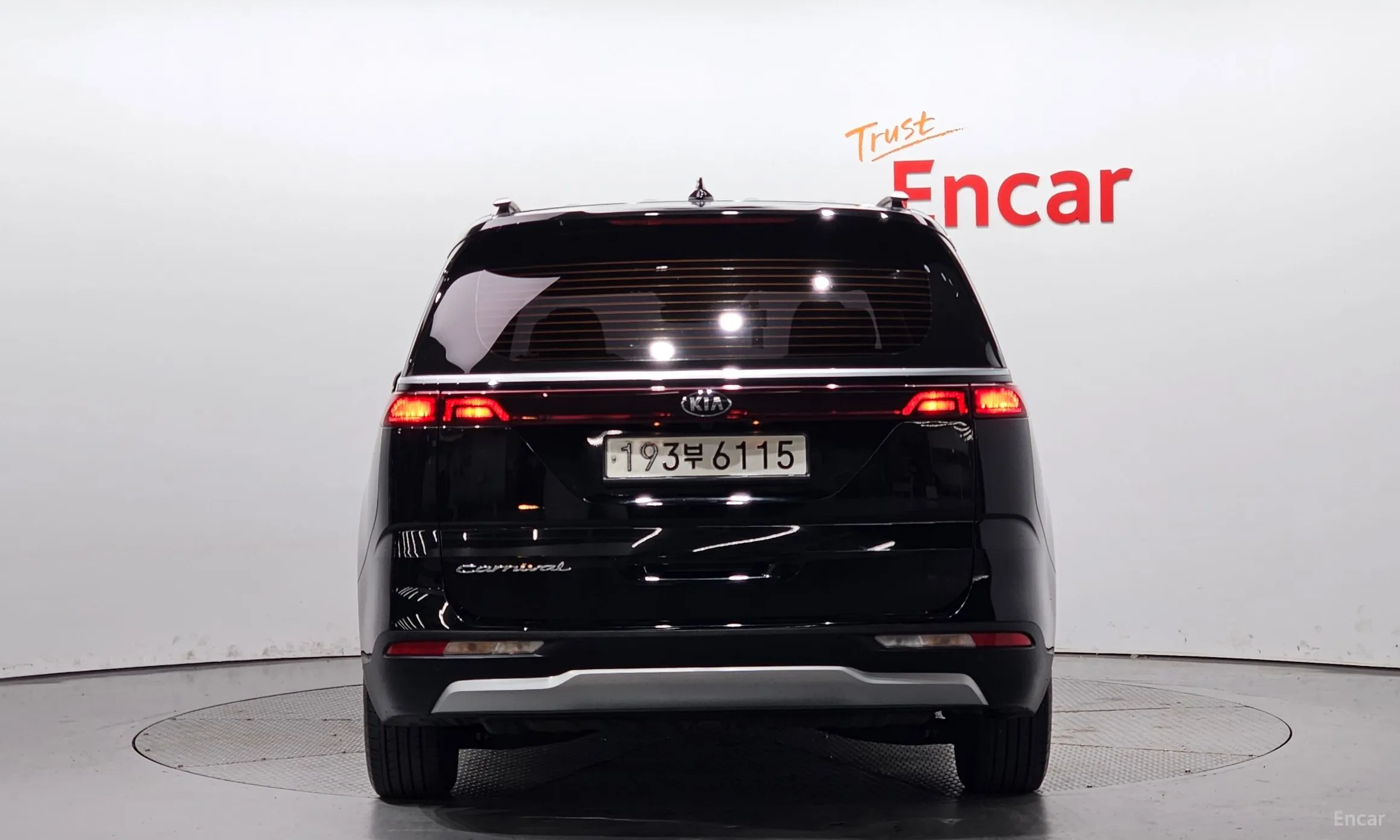 Kia Carnival Gen 4 превью 3