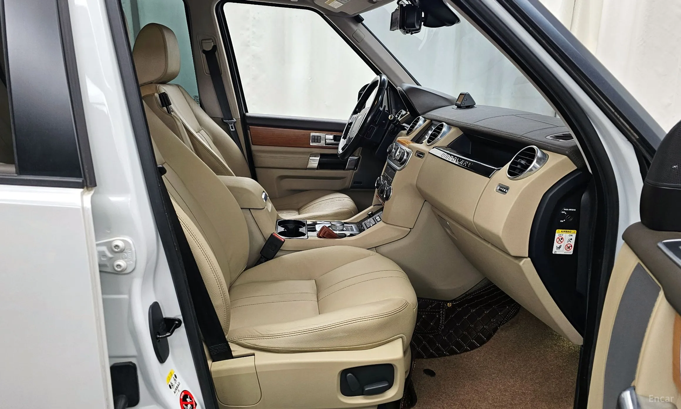 Land Rover Discovery 4 превью 11