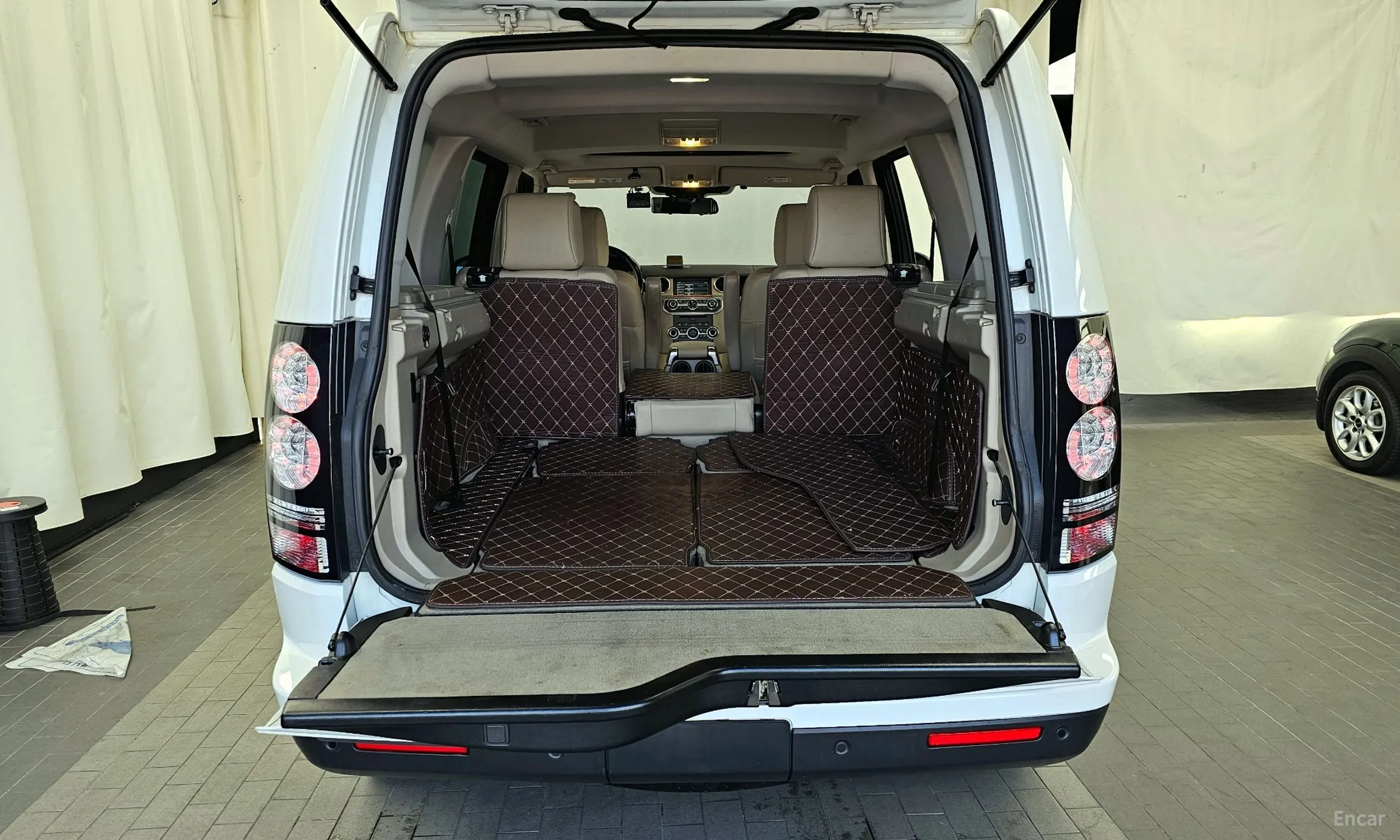 Land Rover Discovery 4 превью 20