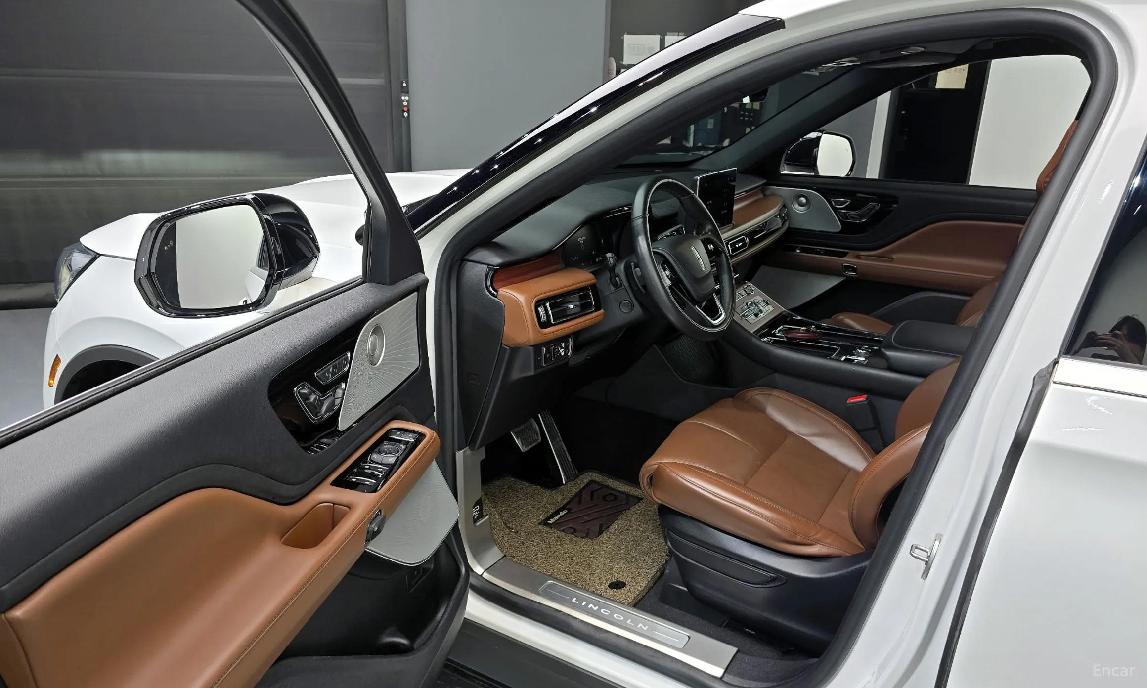 Lincoln Aviator 2nd Generation превью 10