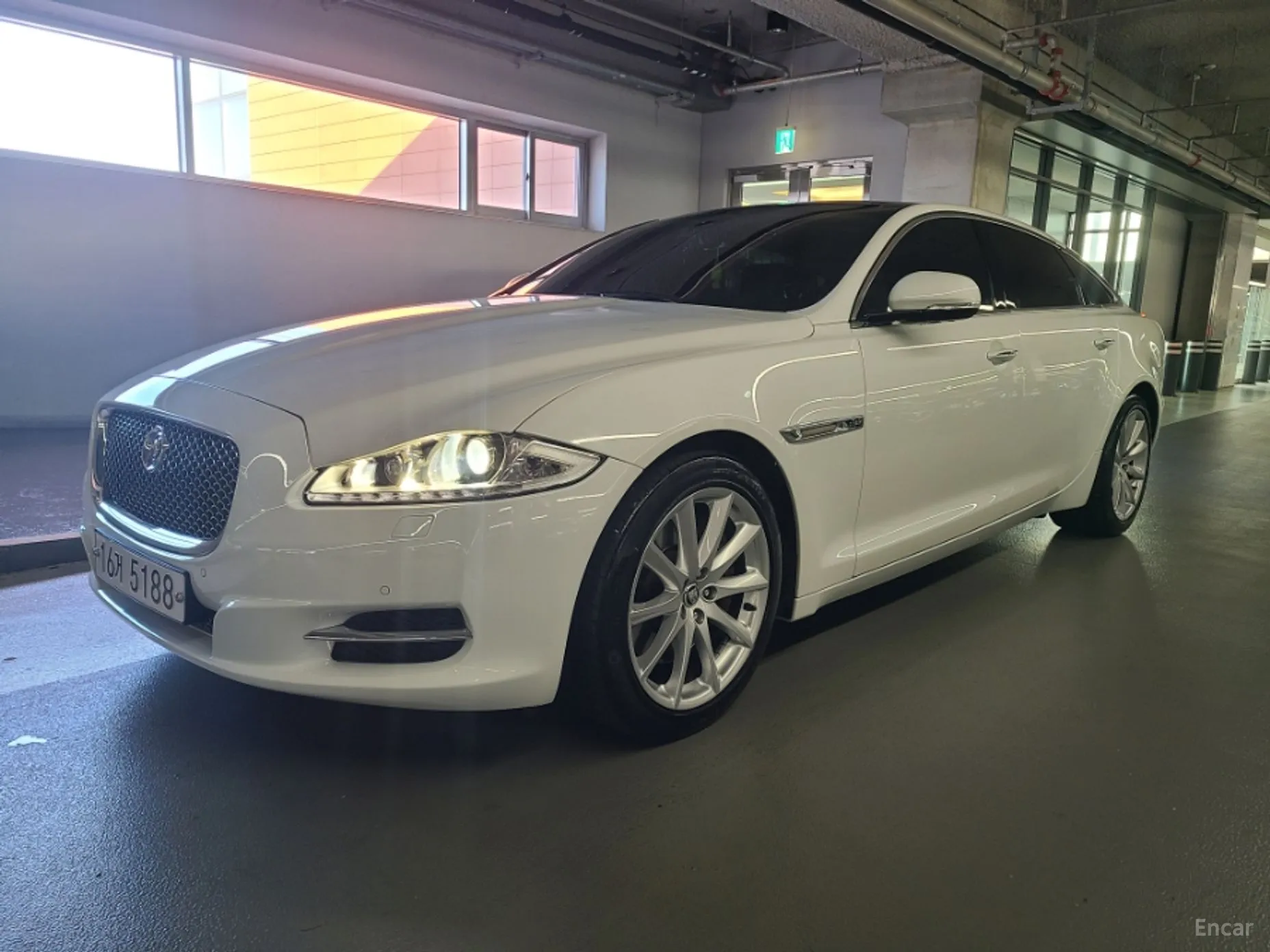 Jaguar All New XJ