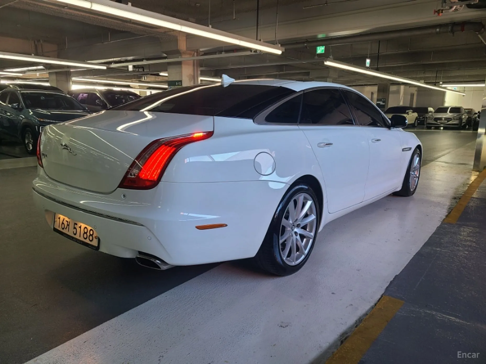Jaguar All New XJ превью 5