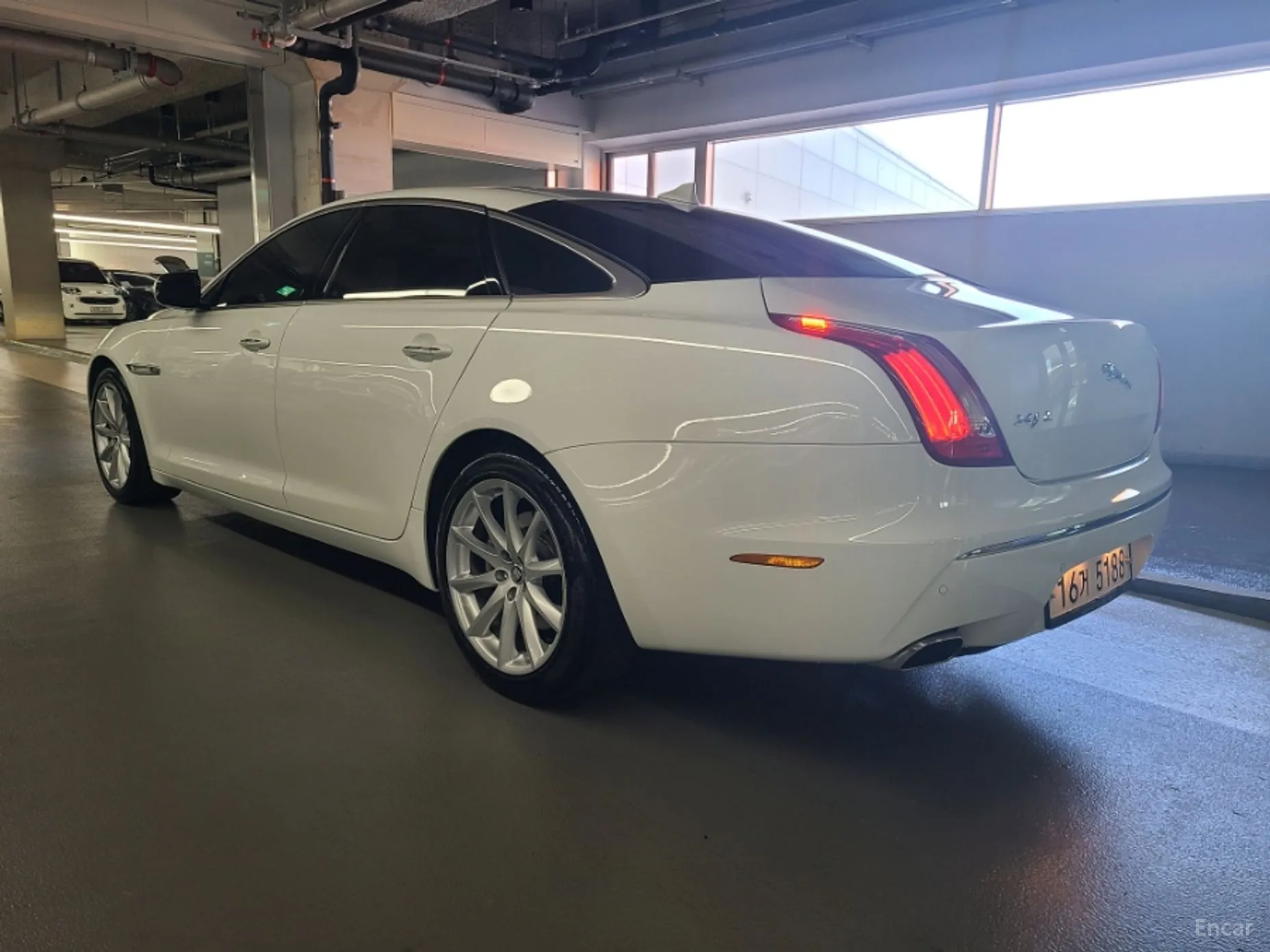 Jaguar All New XJ превью 7